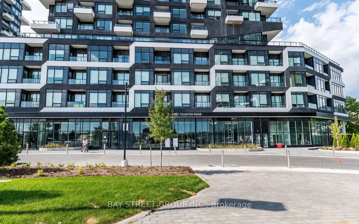 2485 Taunton Road W, #824