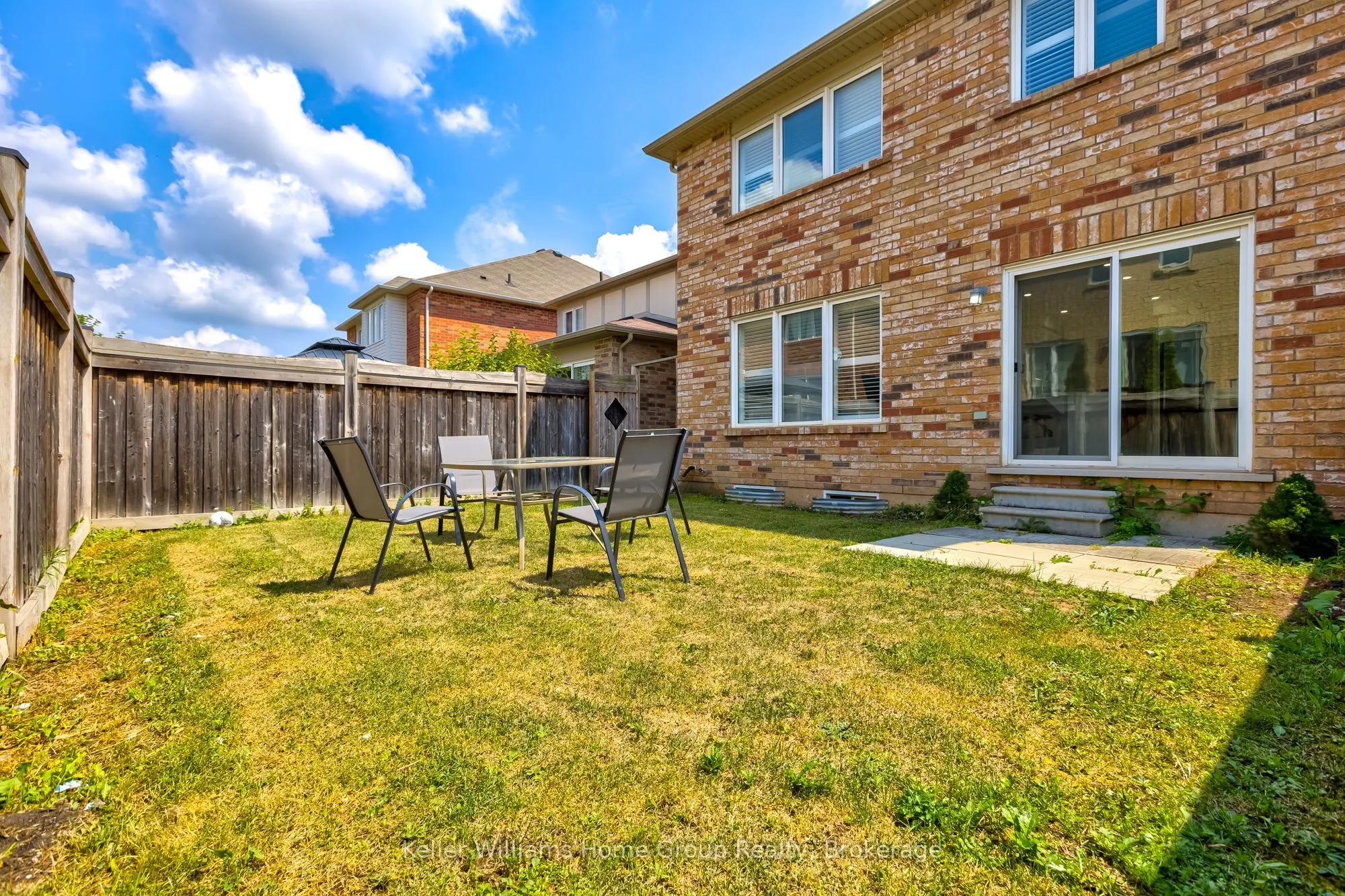 435 Pozbou Crescent