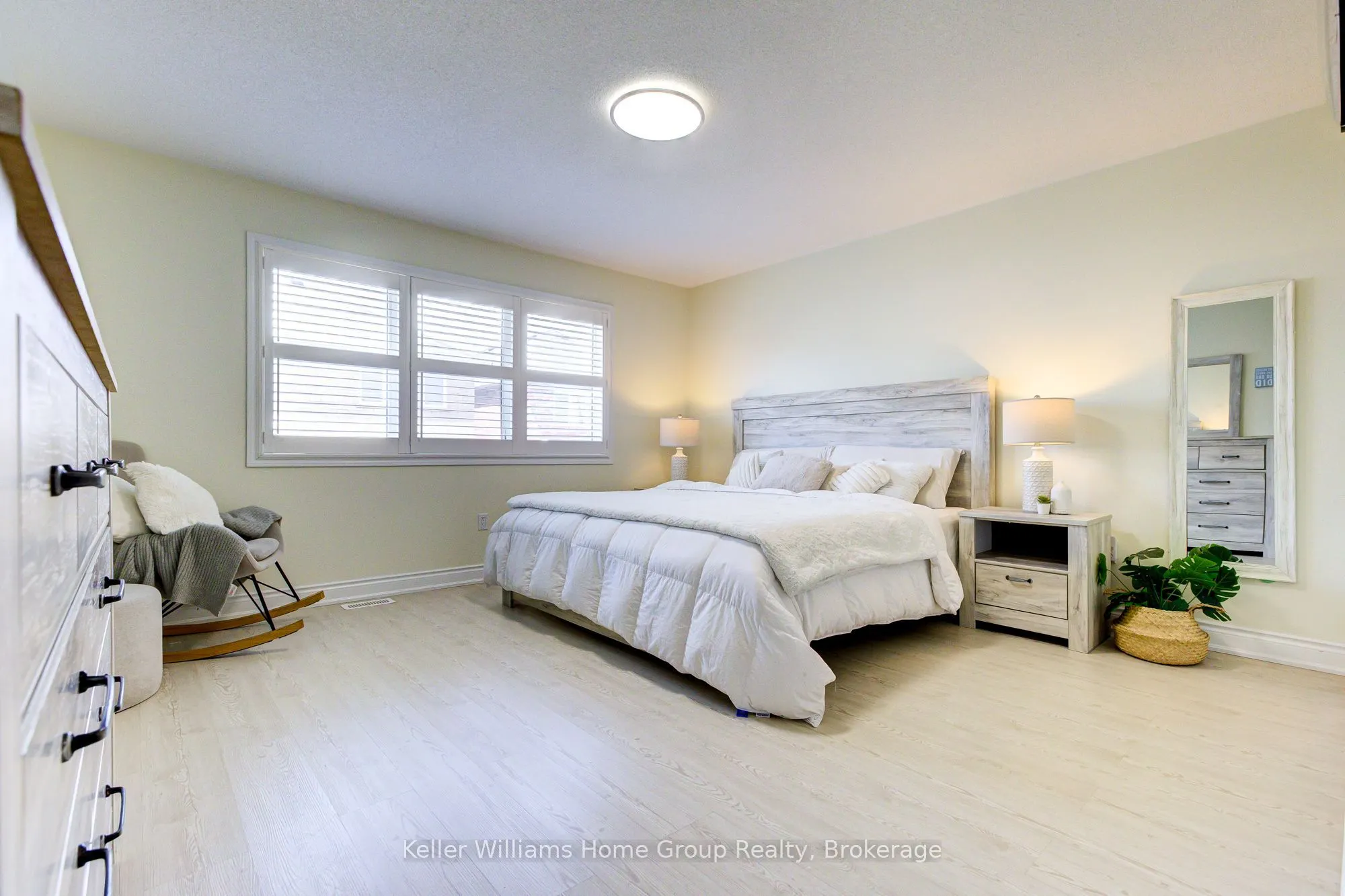 435 Pozbou Crescent