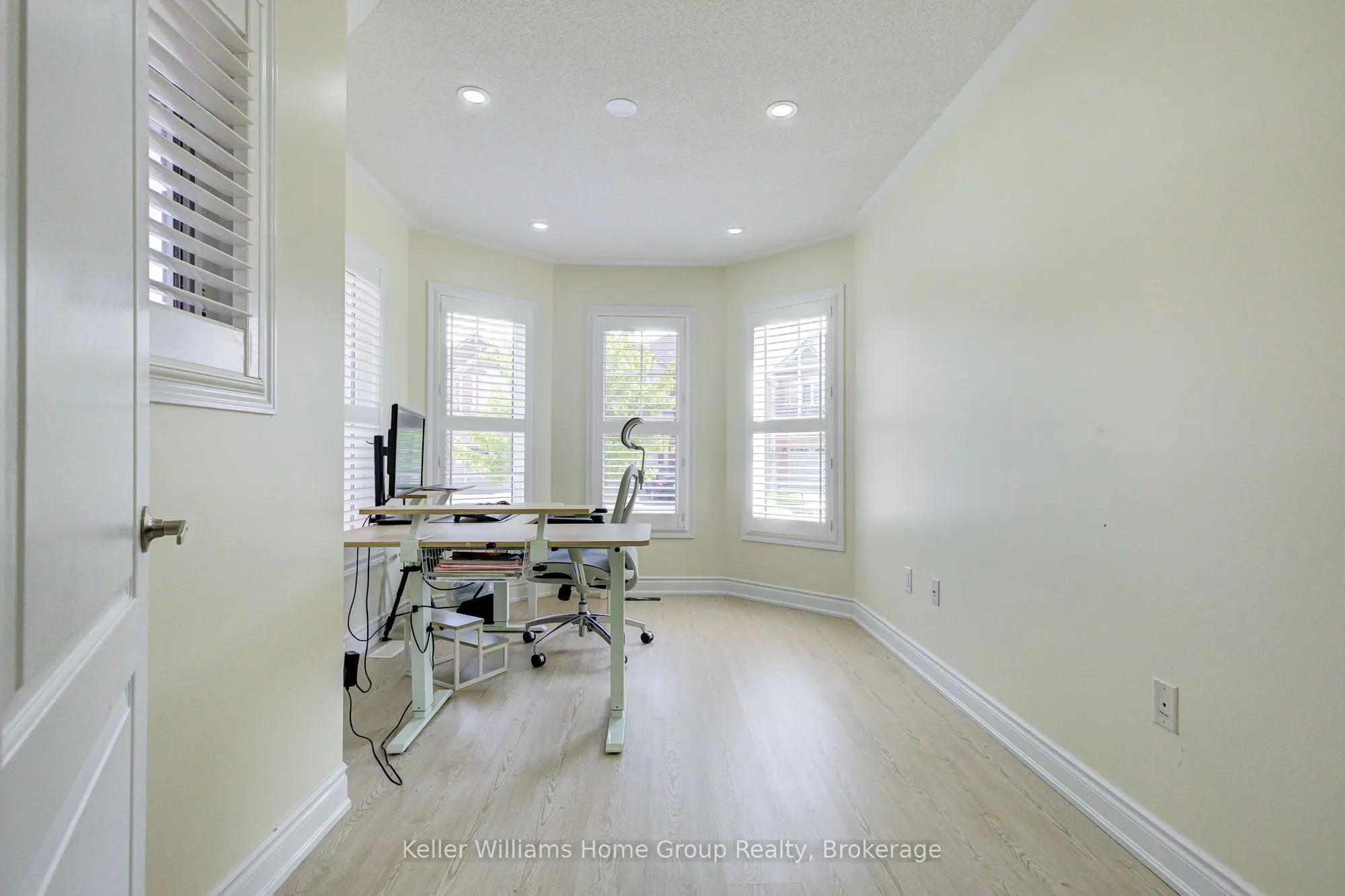 435 Pozbou Crescent