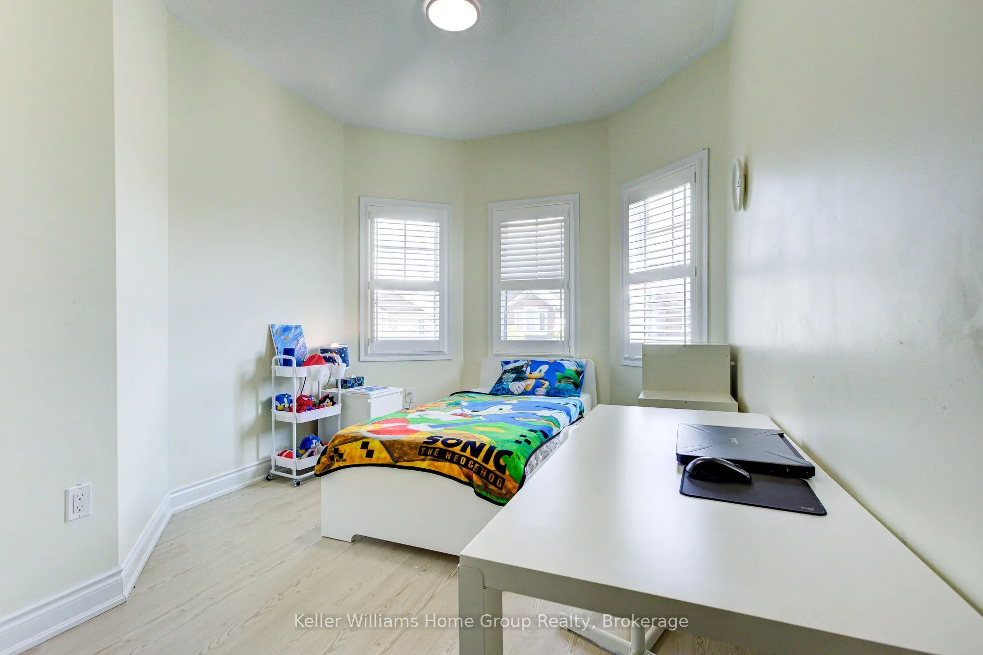 435 Pozbou Crescent