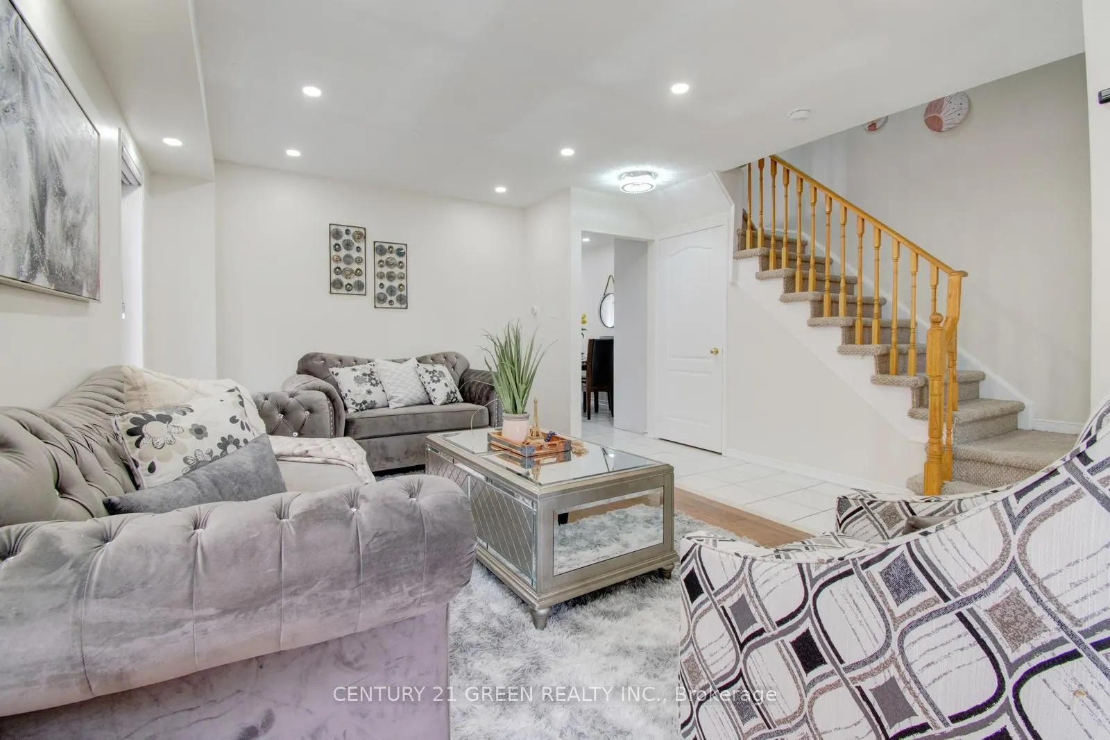 26 Oatfield Road