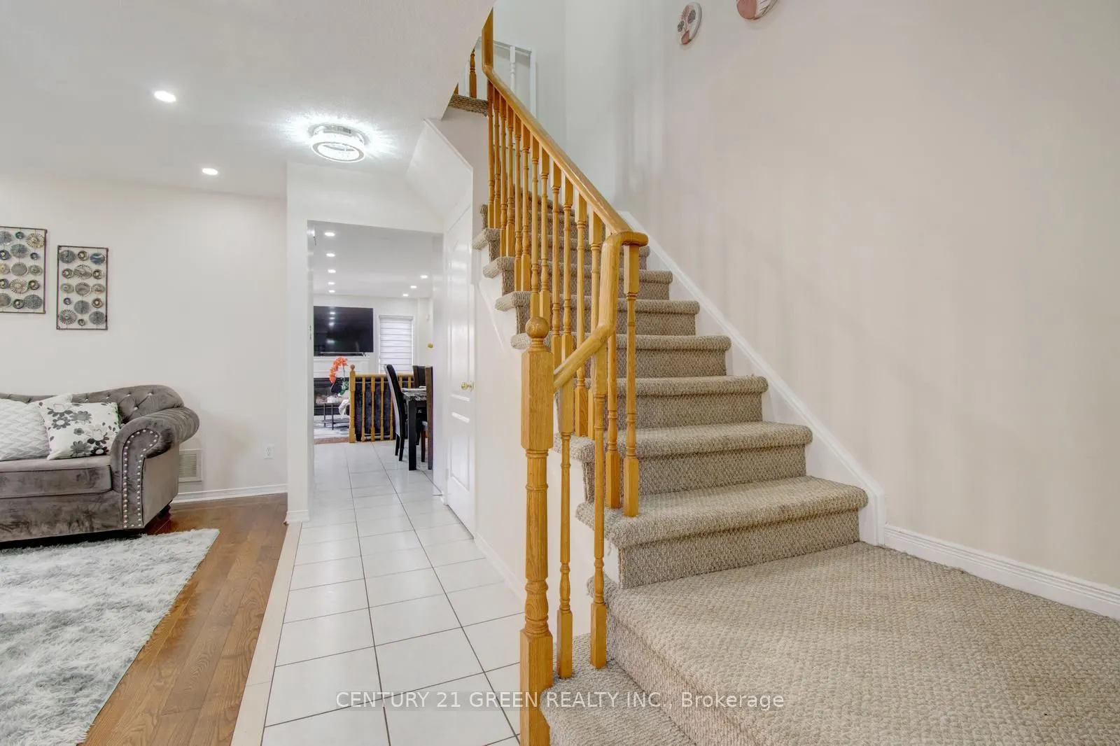 26 Oatfield Road