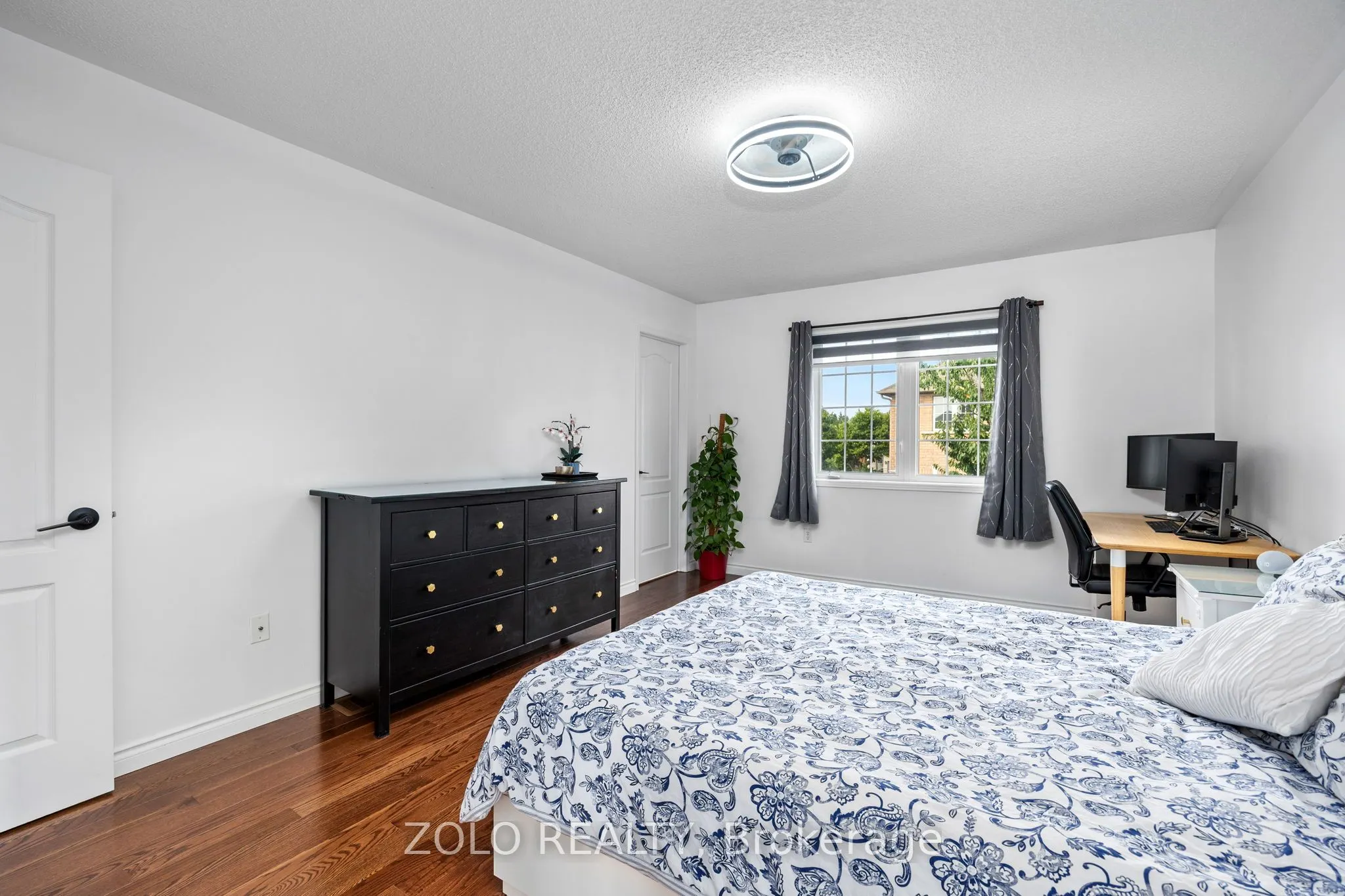 79 Crystalview Crescent S