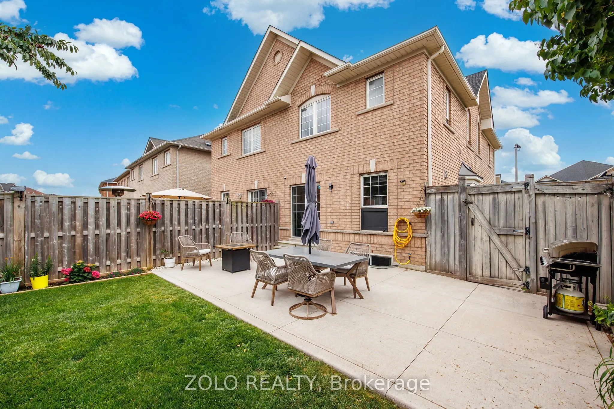 79 Crystalview Crescent S