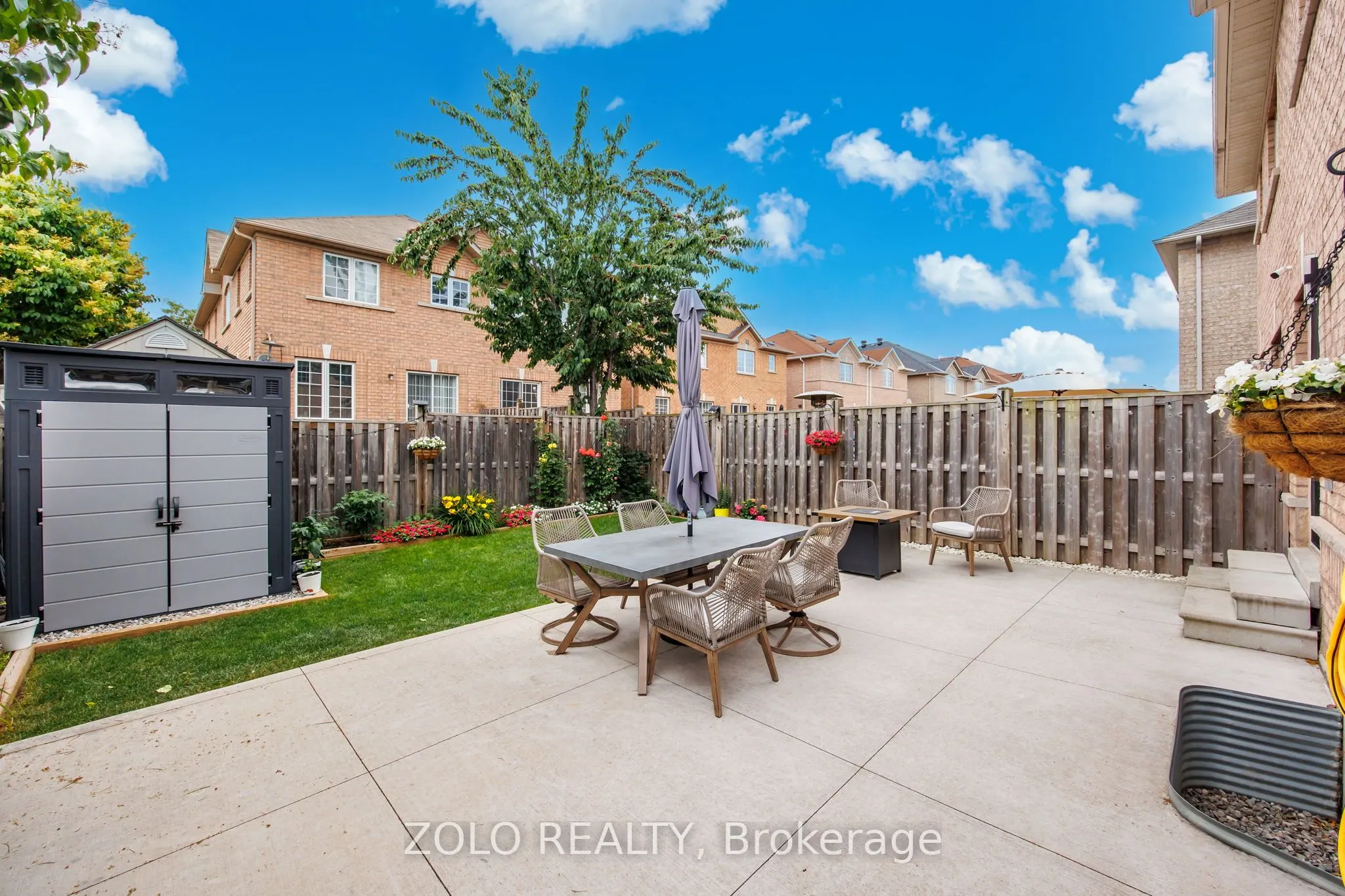 79 Crystalview Crescent S