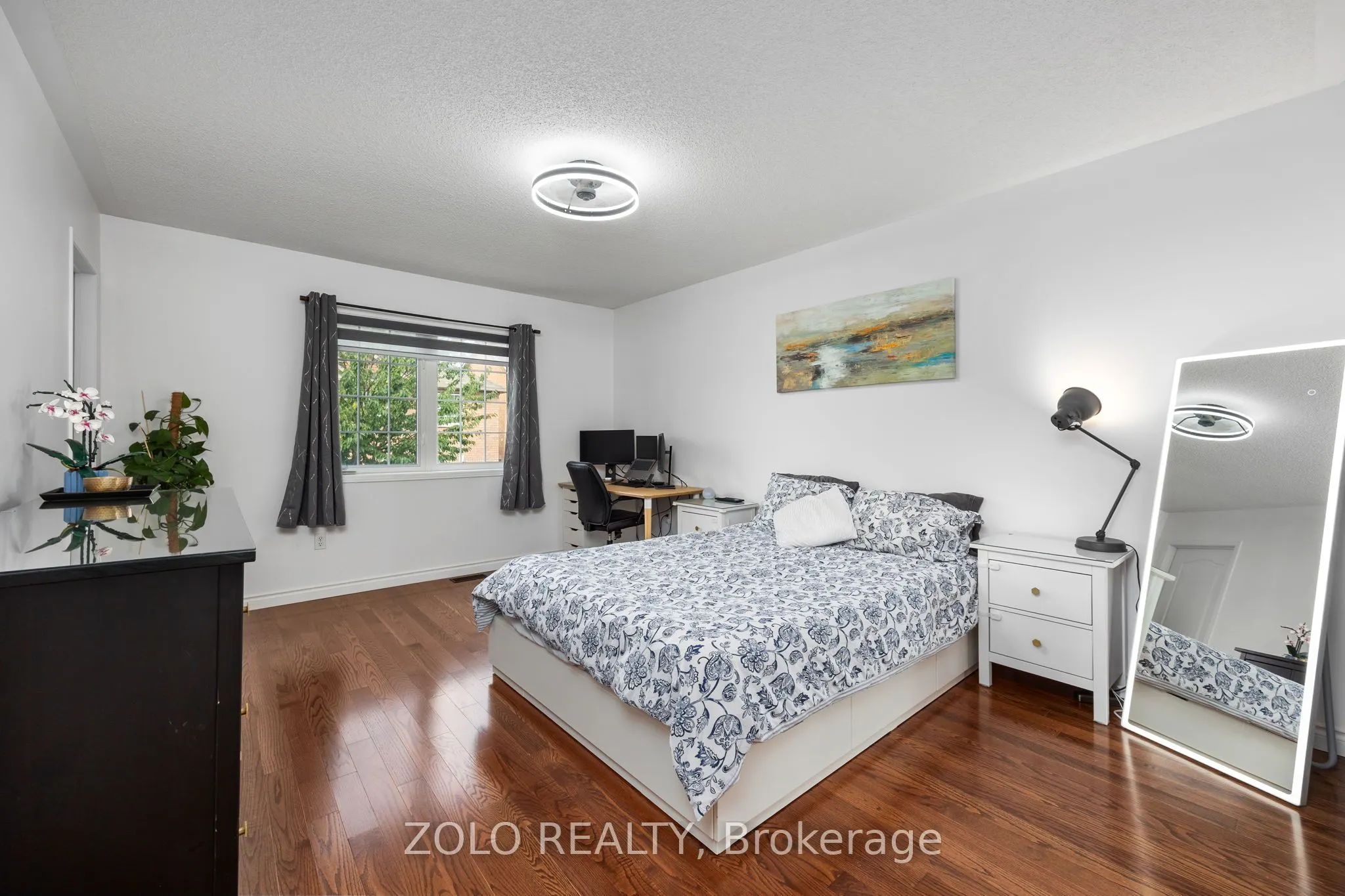 79 Crystalview Crescent S