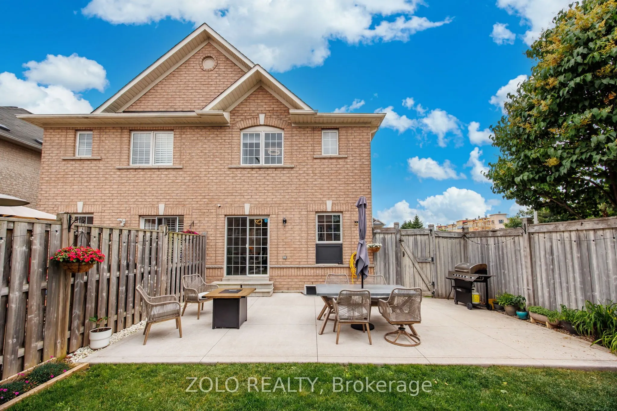 79 Crystalview Crescent S