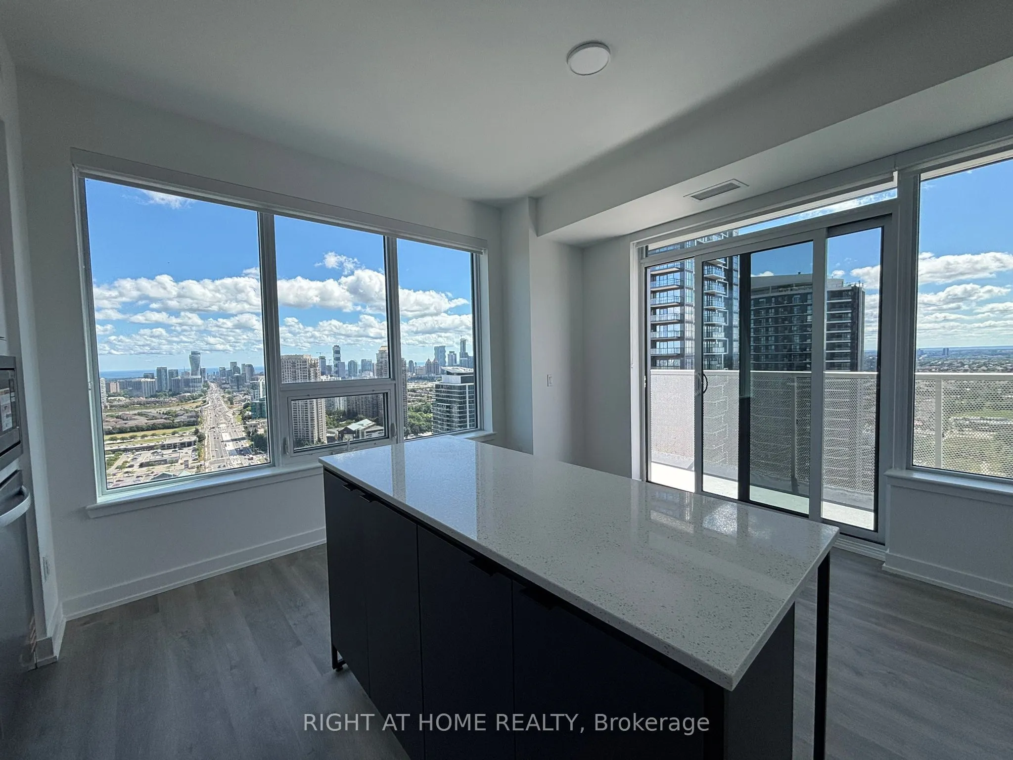 5105 Hurontario Street, #2905