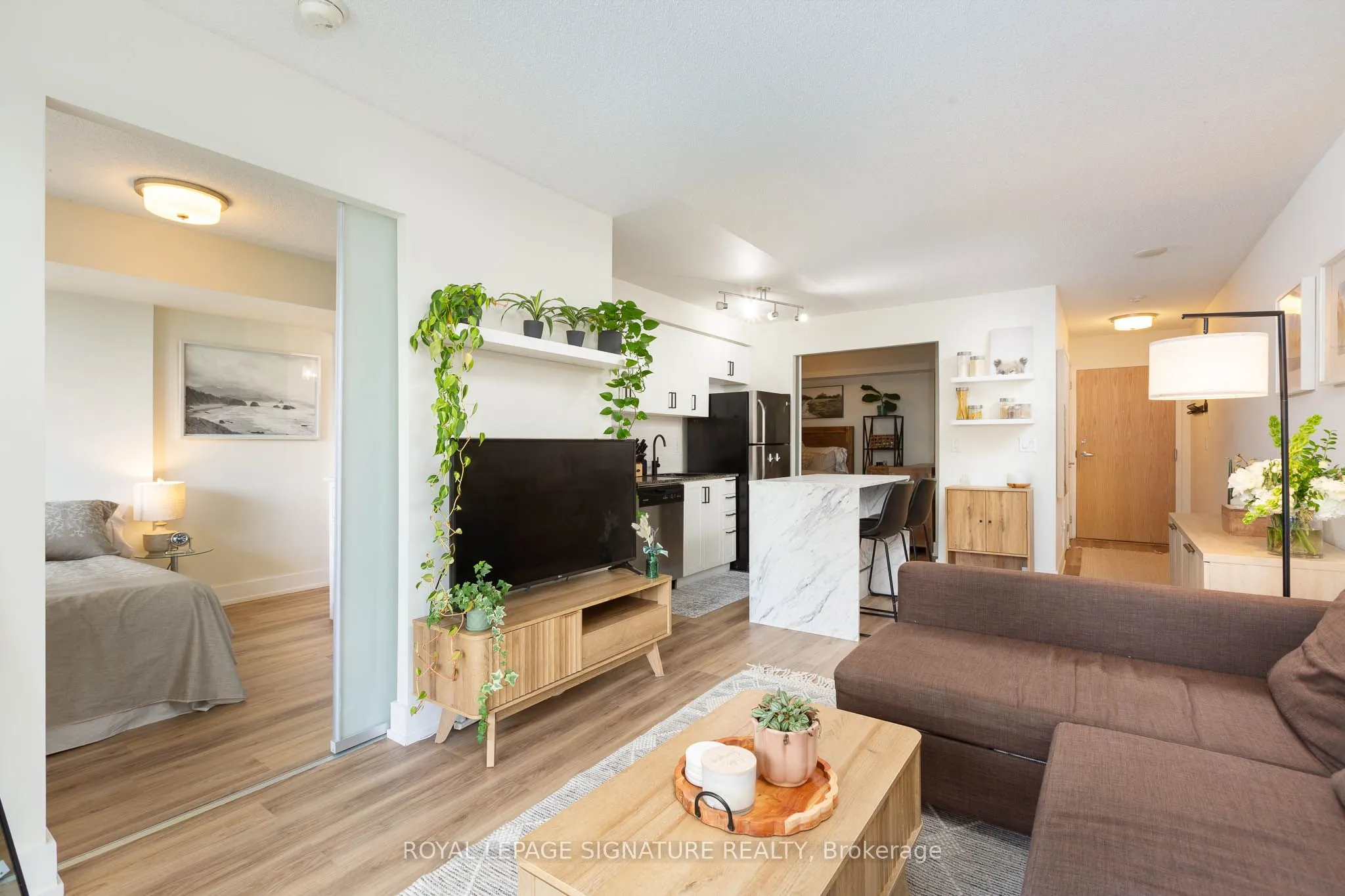 38 Joe Shuster Way, #1323