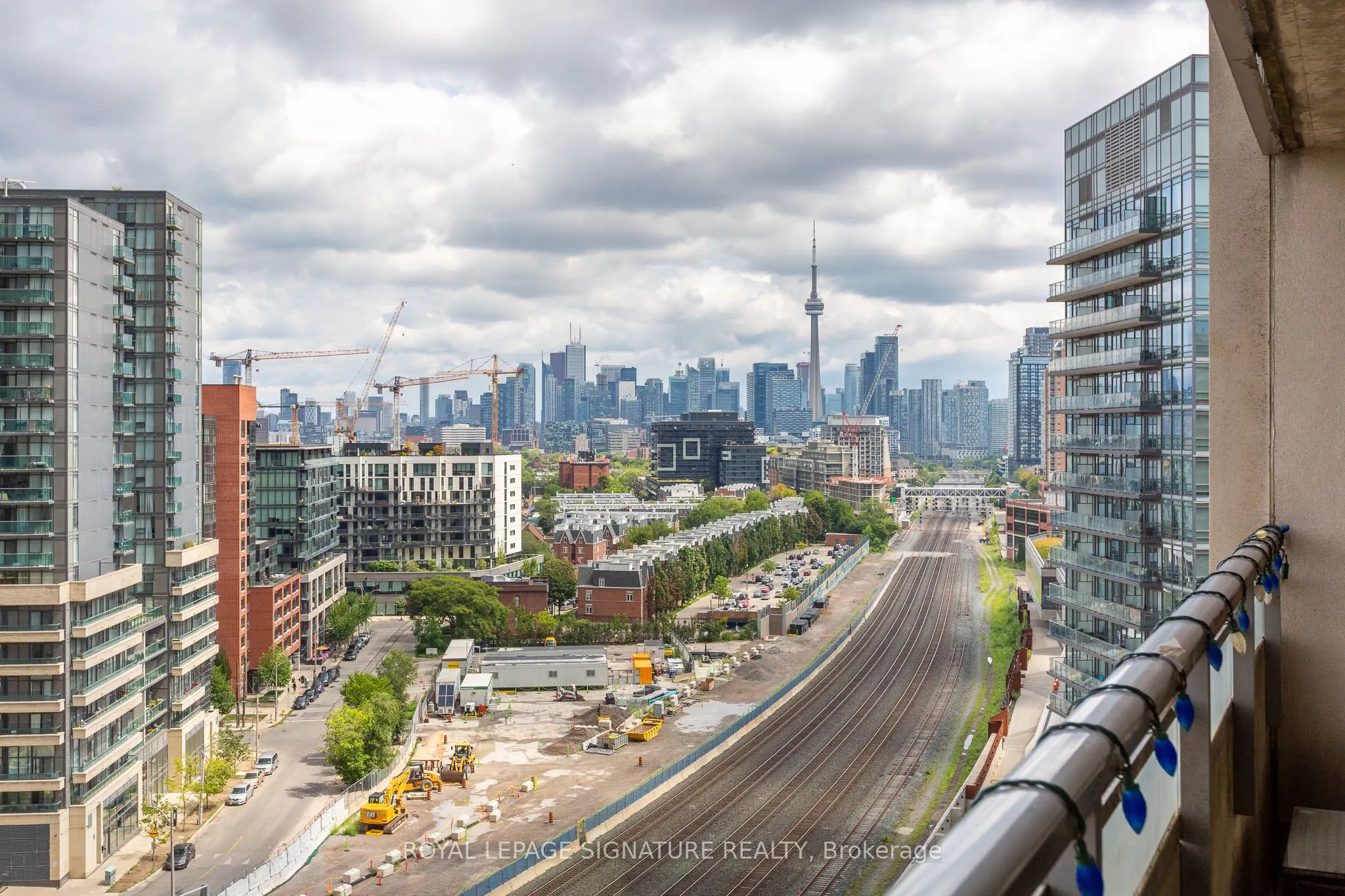 38 Joe Shuster Way, #1323