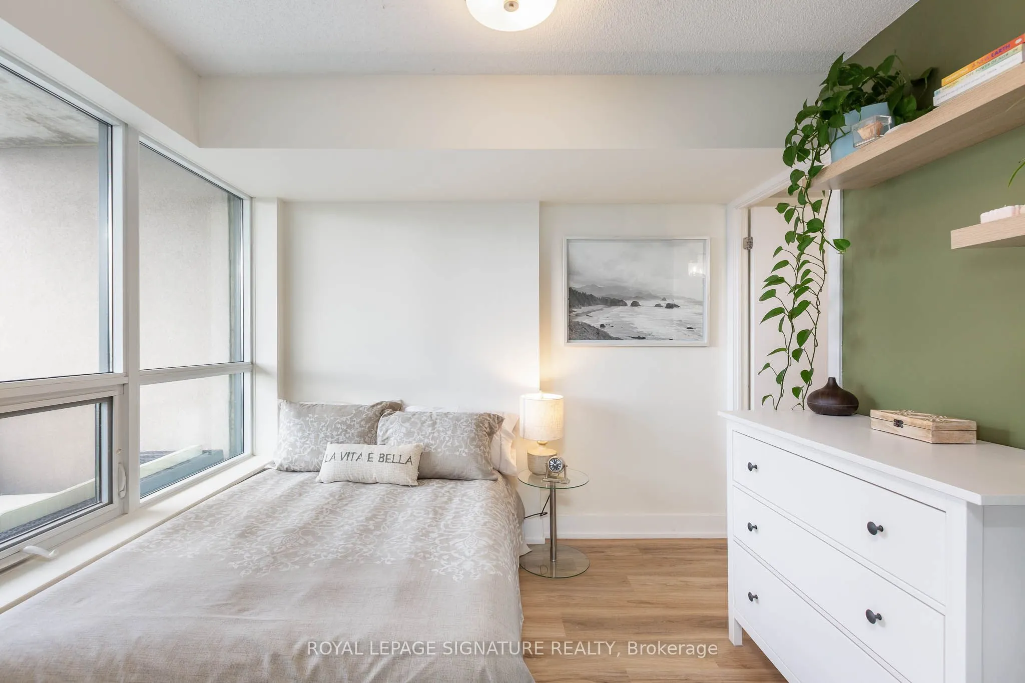 38 Joe Shuster Way, #1323