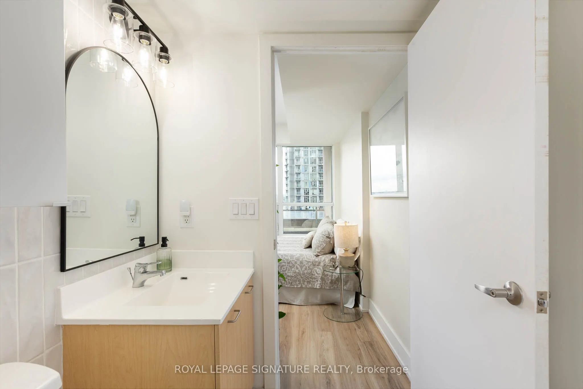 38 Joe Shuster Way, #1323