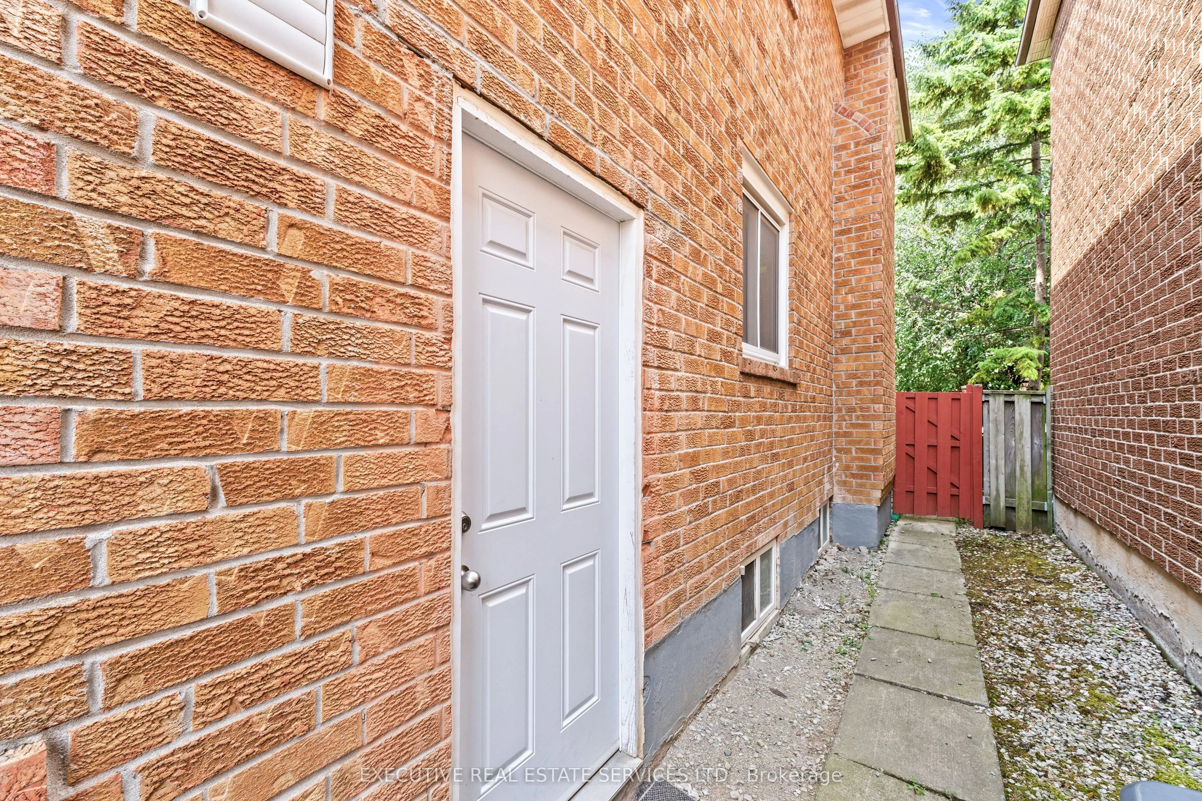 14 Albermarle Court