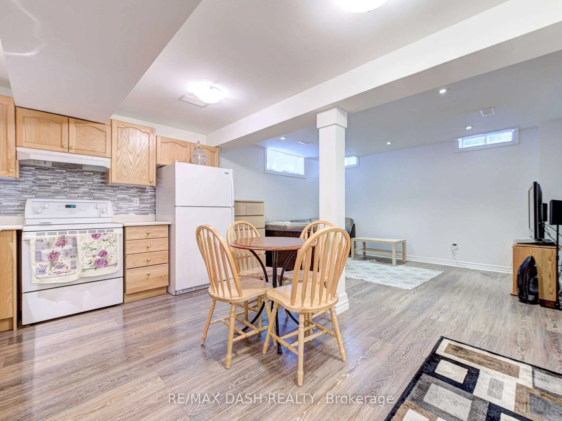 14 Ness Road, #LOWER