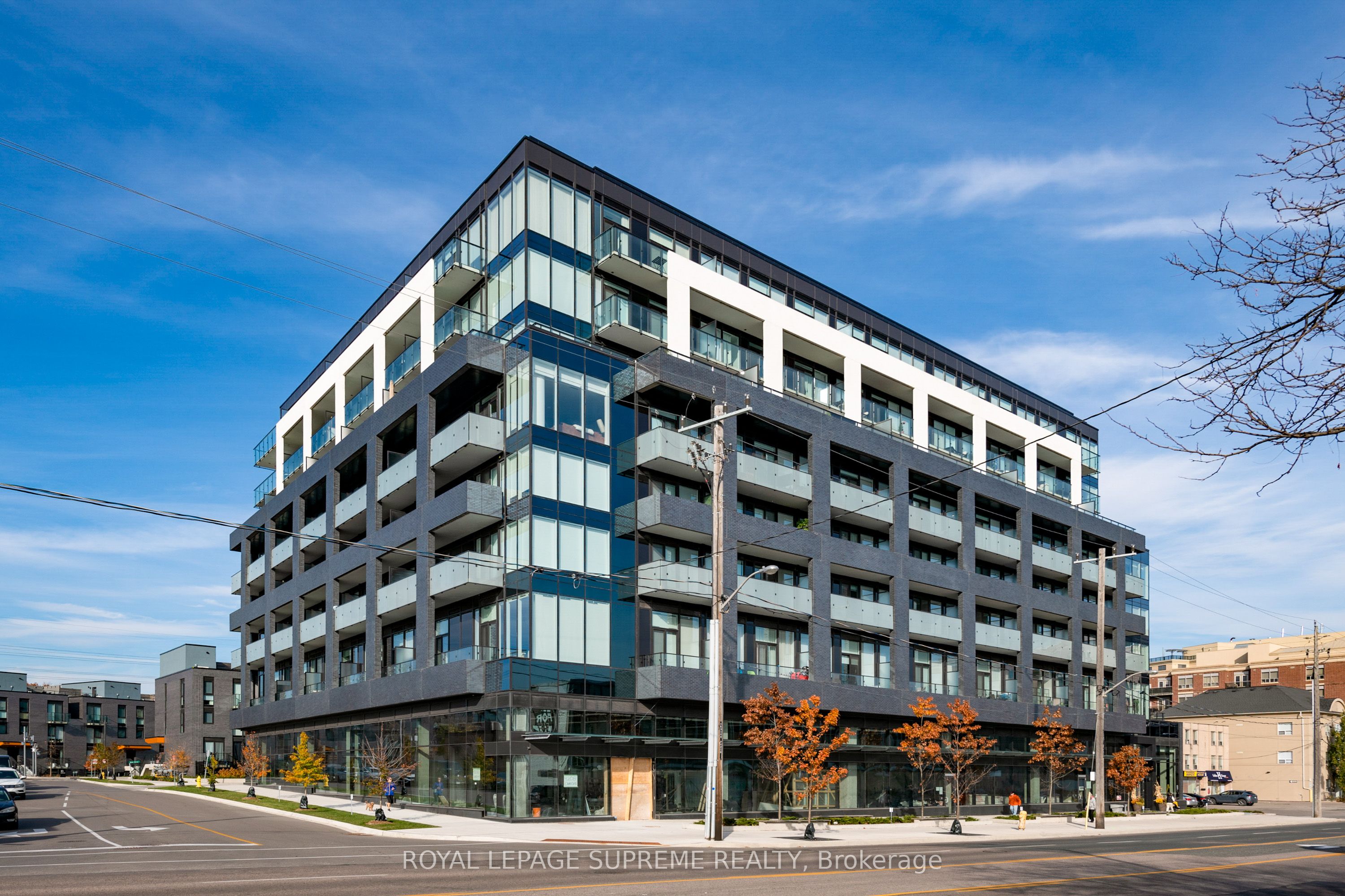 4208 Dundas Street W, #215