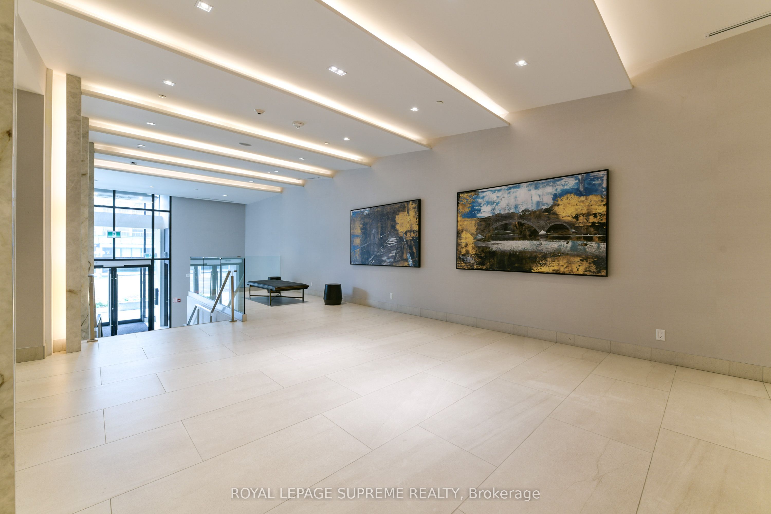 4208 Dundas Street W, #215