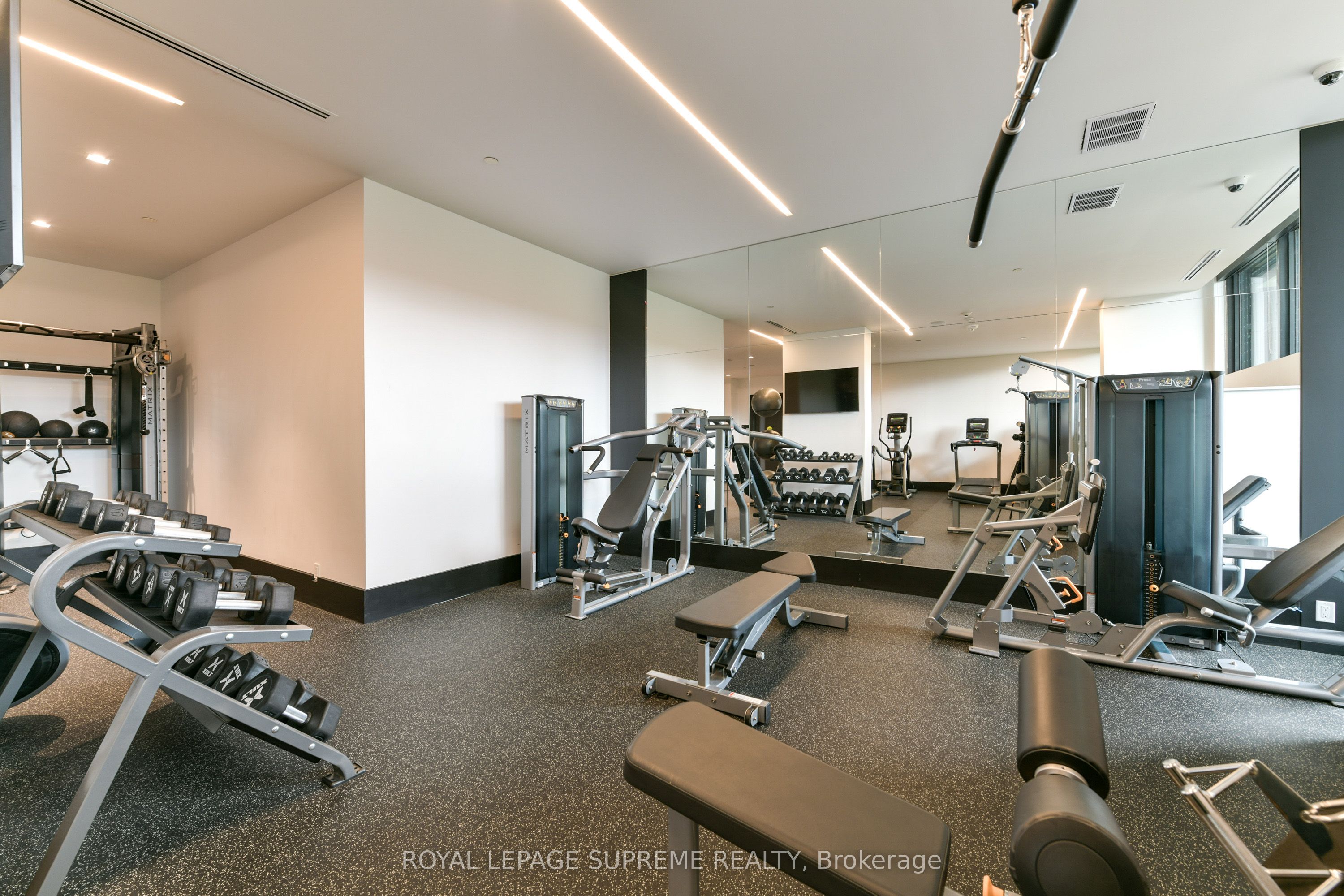 4208 Dundas Street W, #215