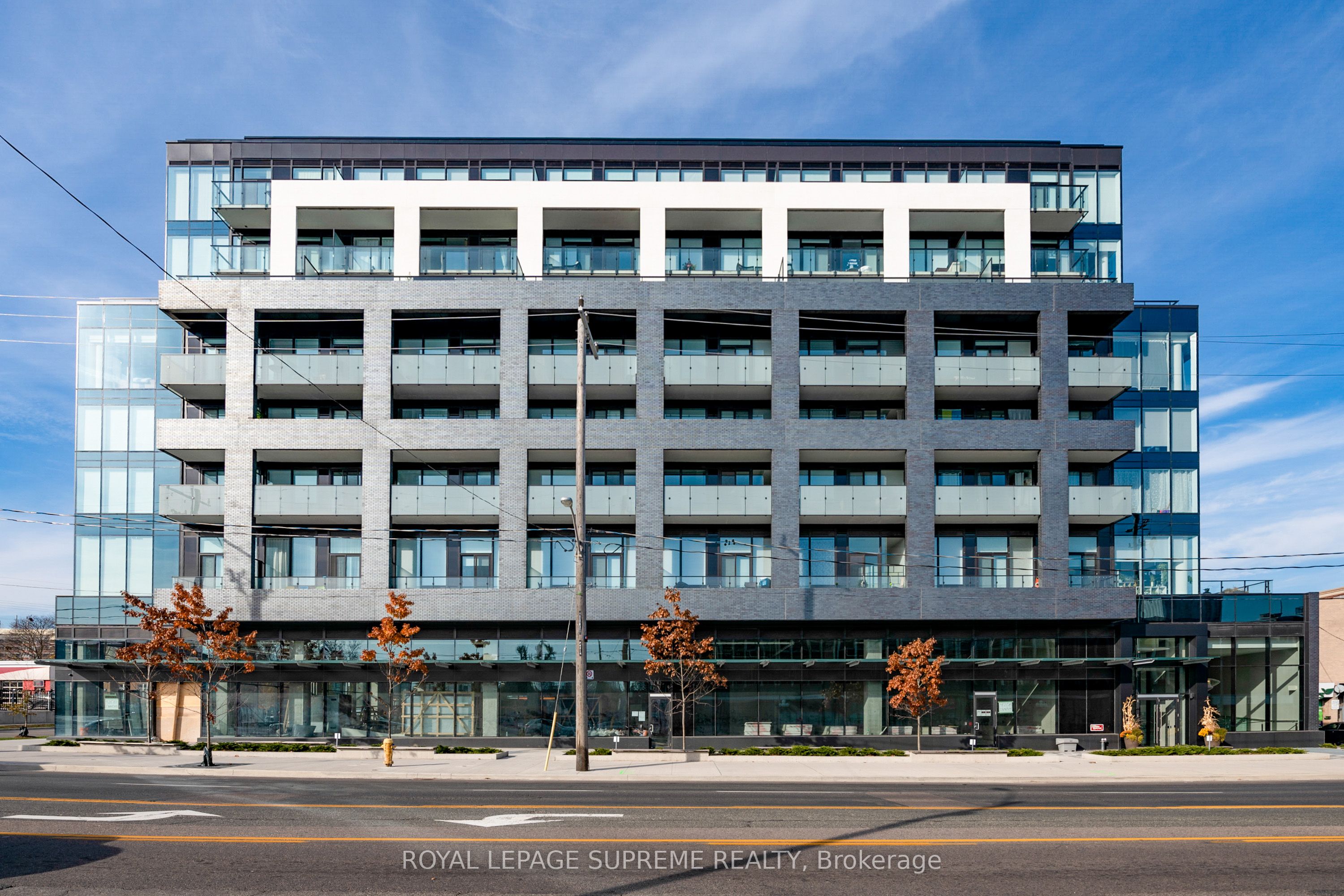 4208 Dundas Street W, #215