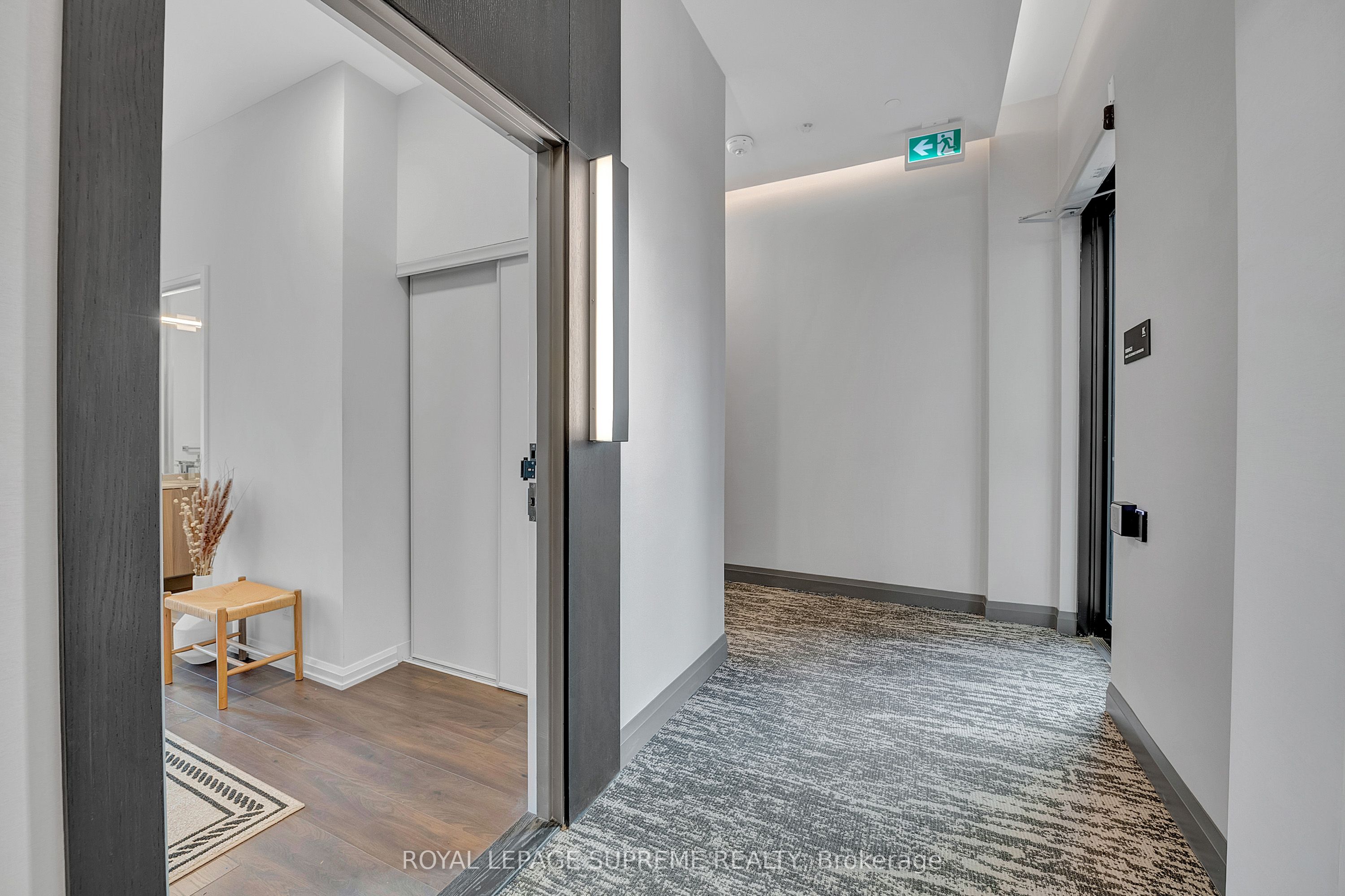 4208 Dundas Street W, #215