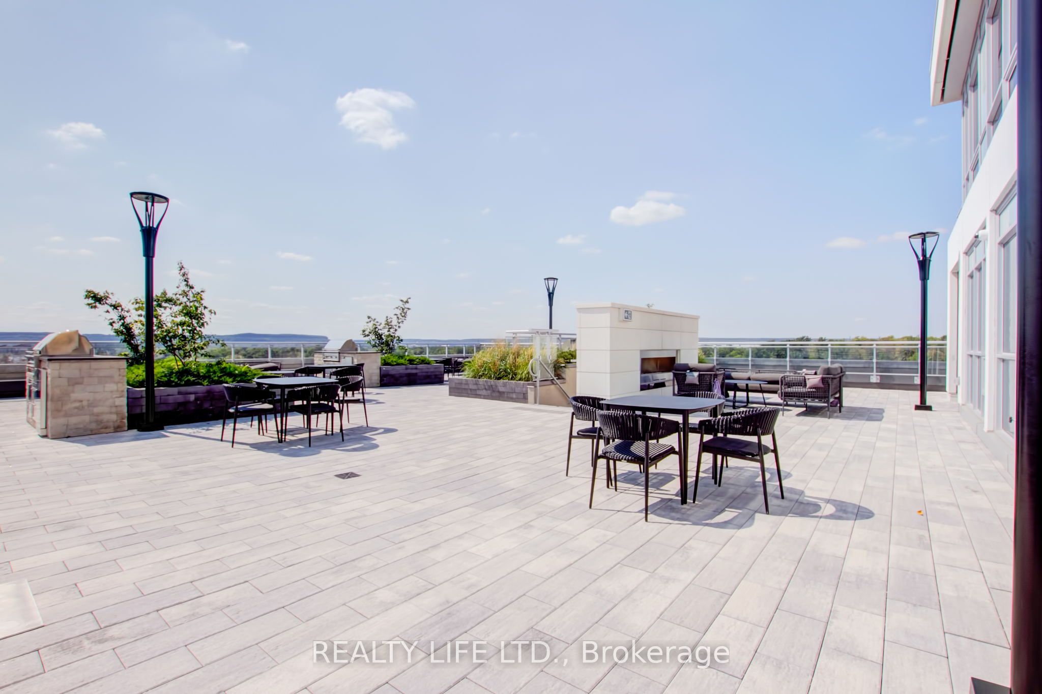 1050 Main Street E #1014