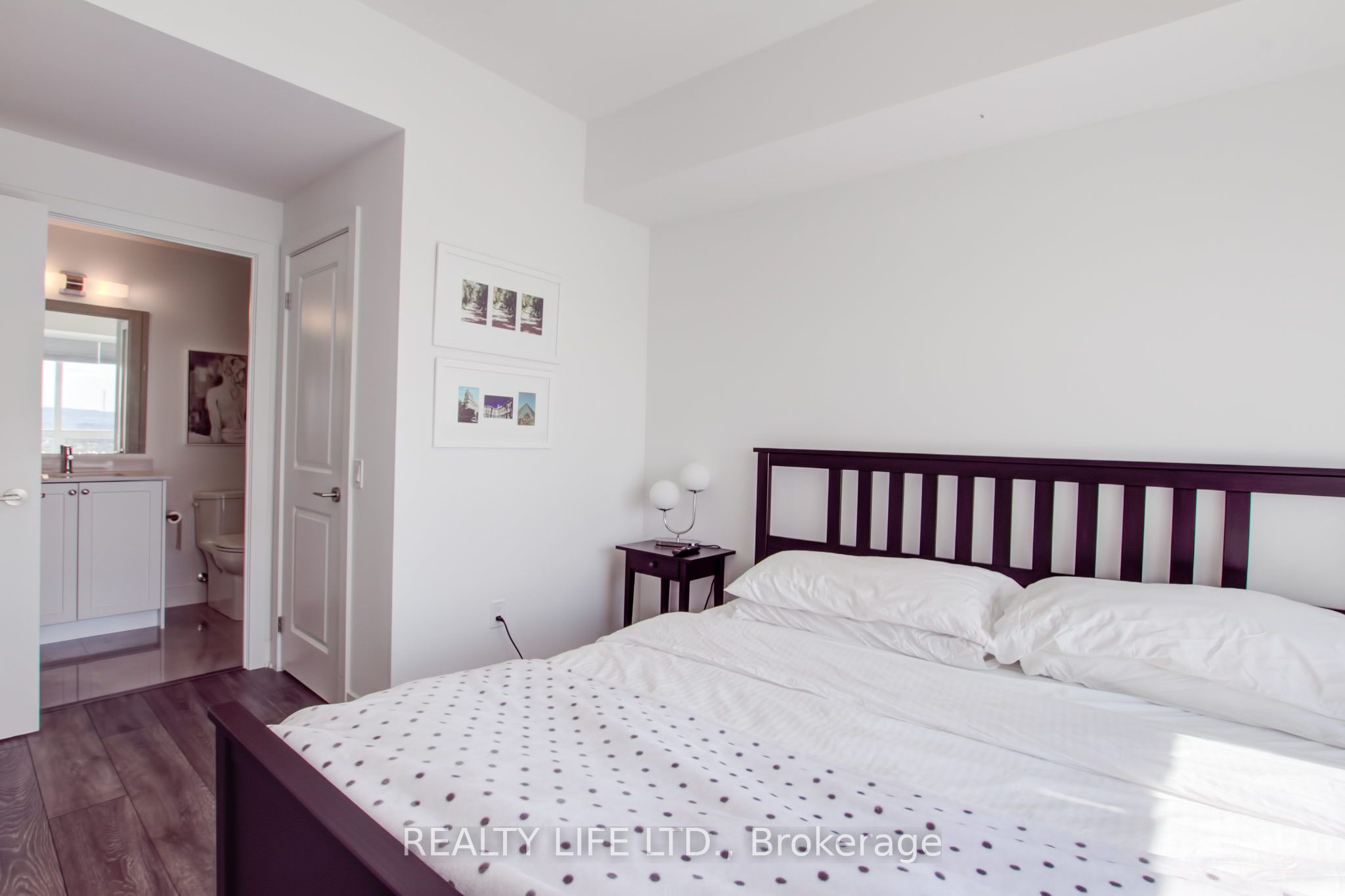 1050 Main Street E #1014