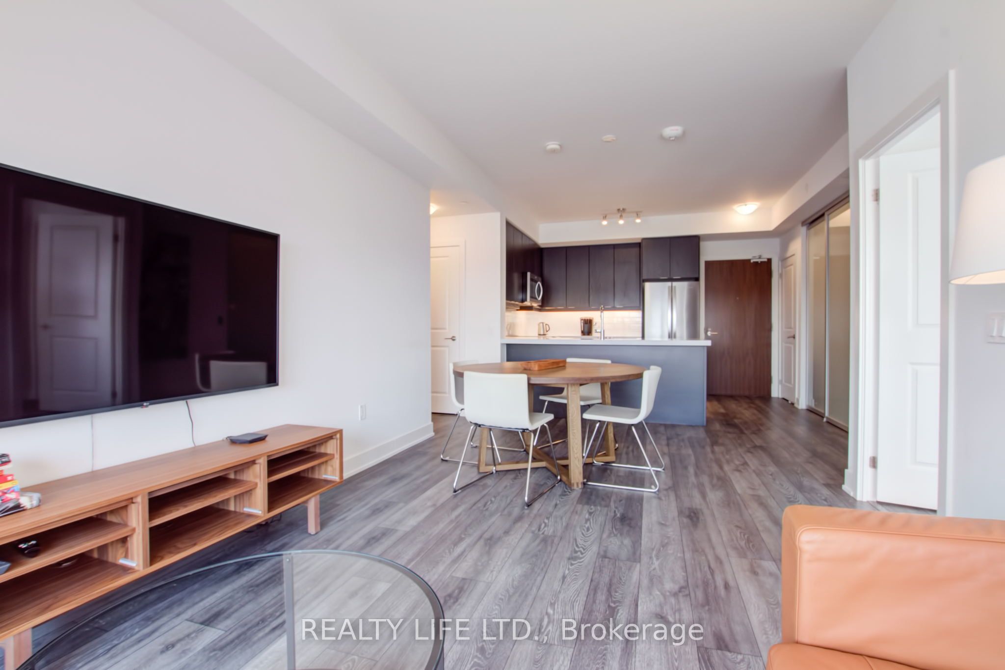 1050 Main Street E #1014