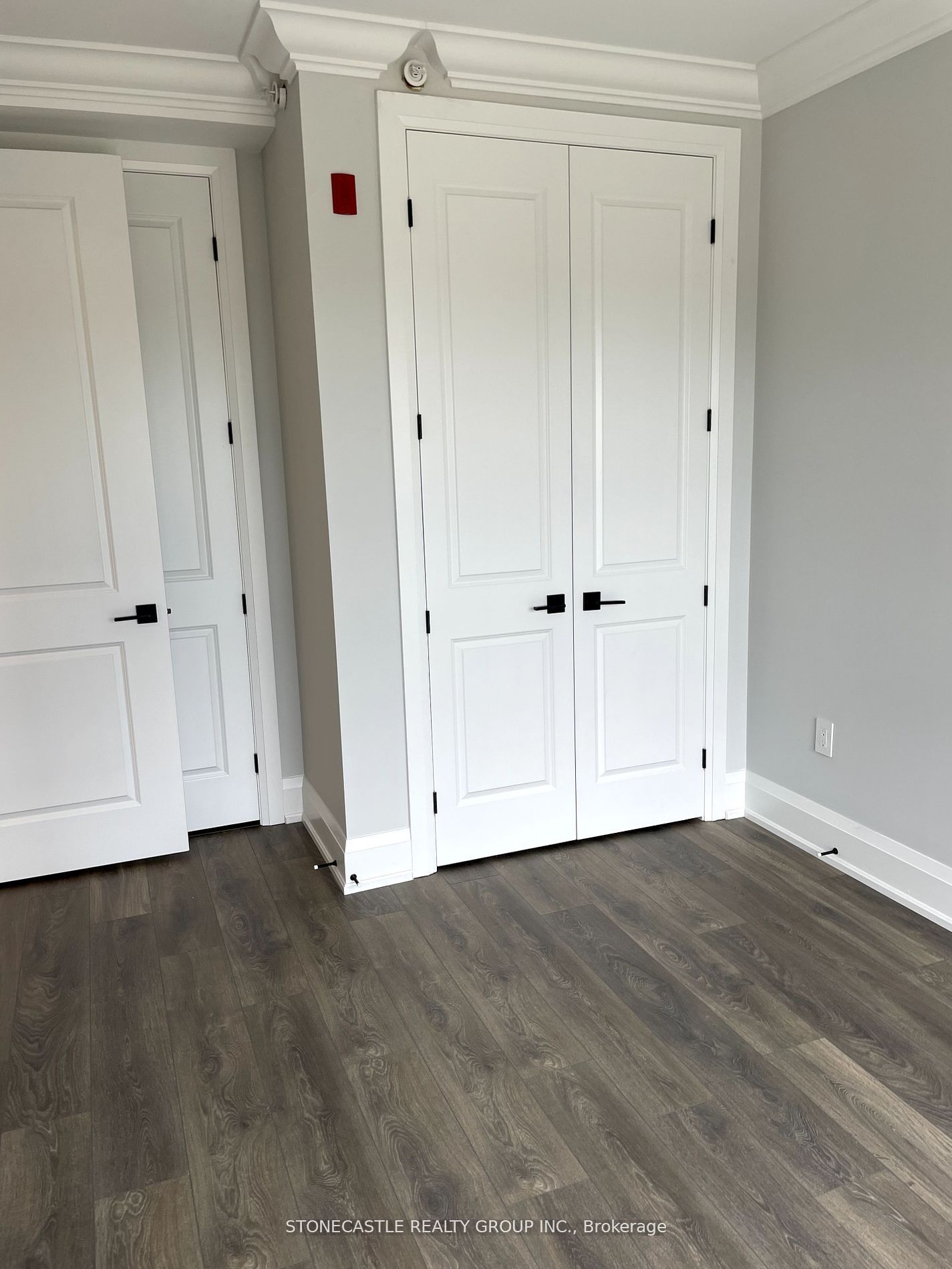 4040 Upper Middle Road, #323