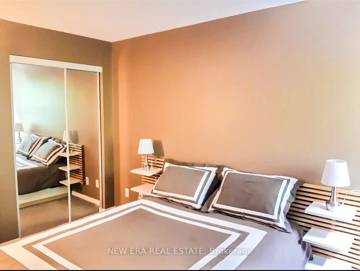 4198 Dundas Street W, #210