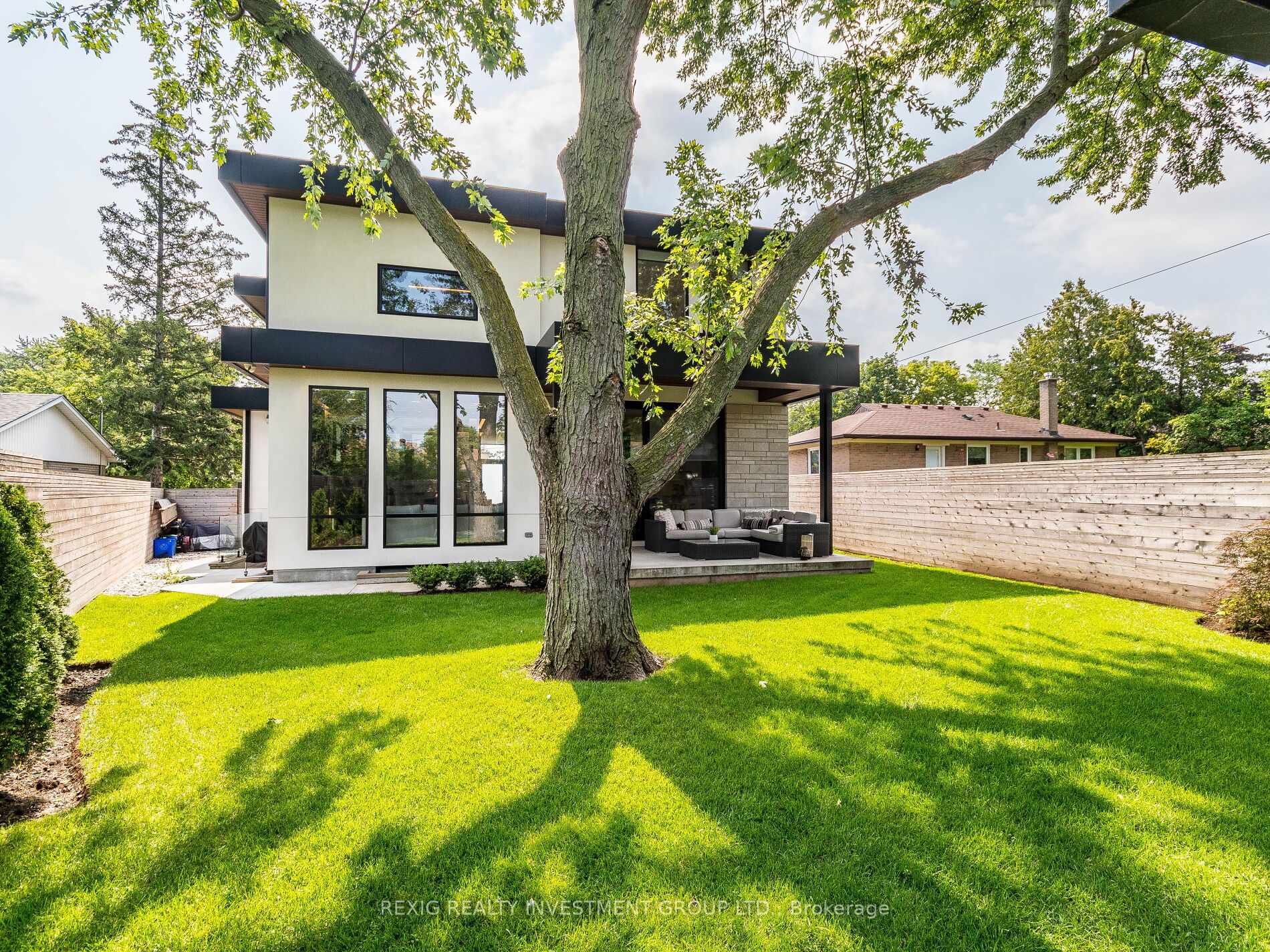 1337 Waverly Avenue