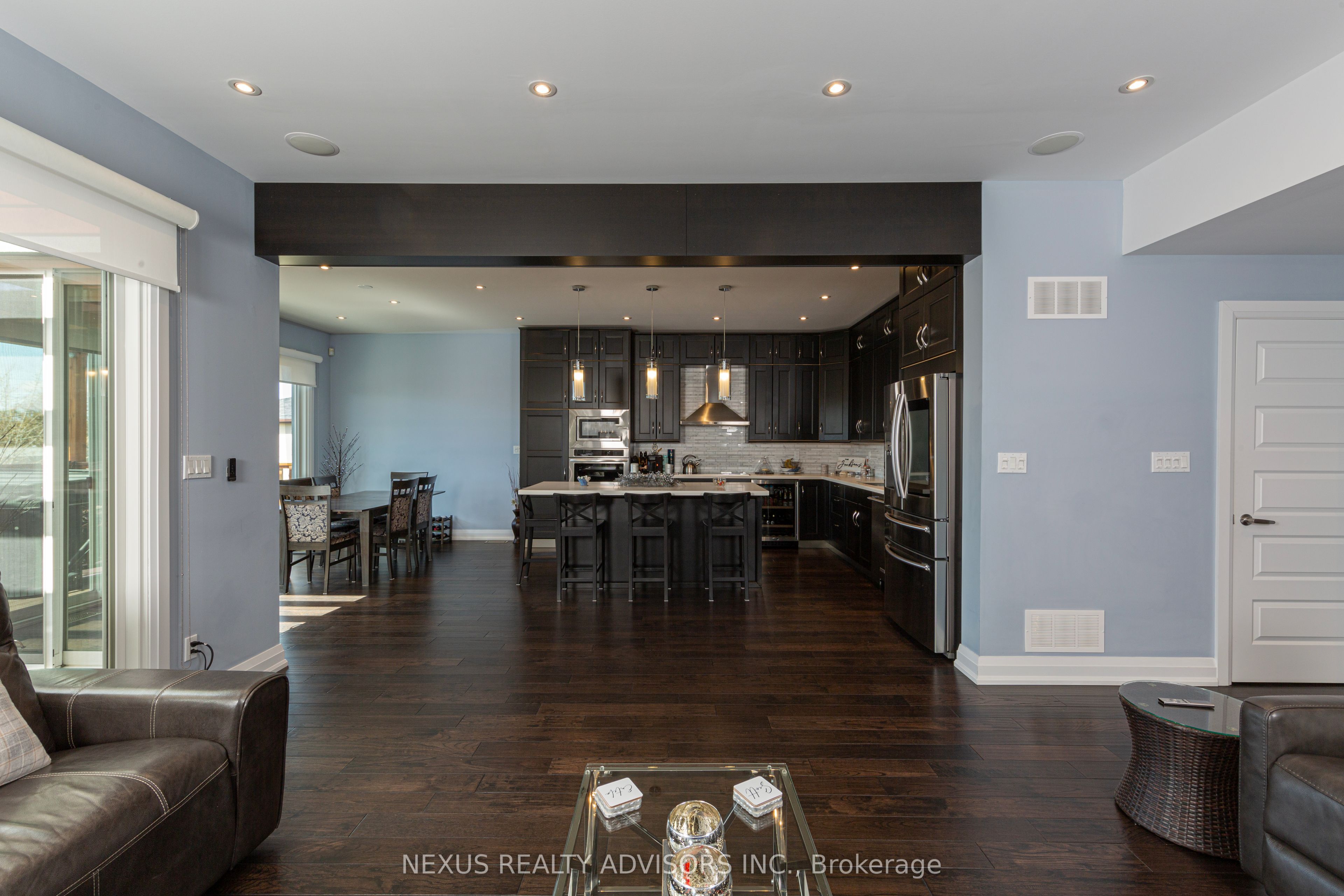 372 Silverthorn Avenue