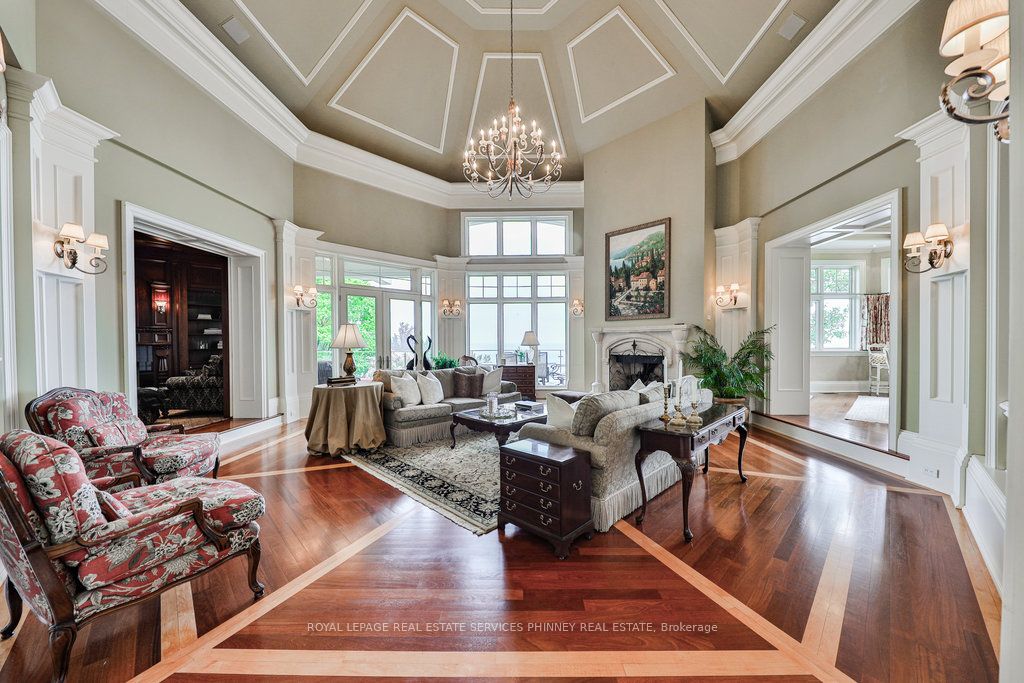 872 Whittier Crescent