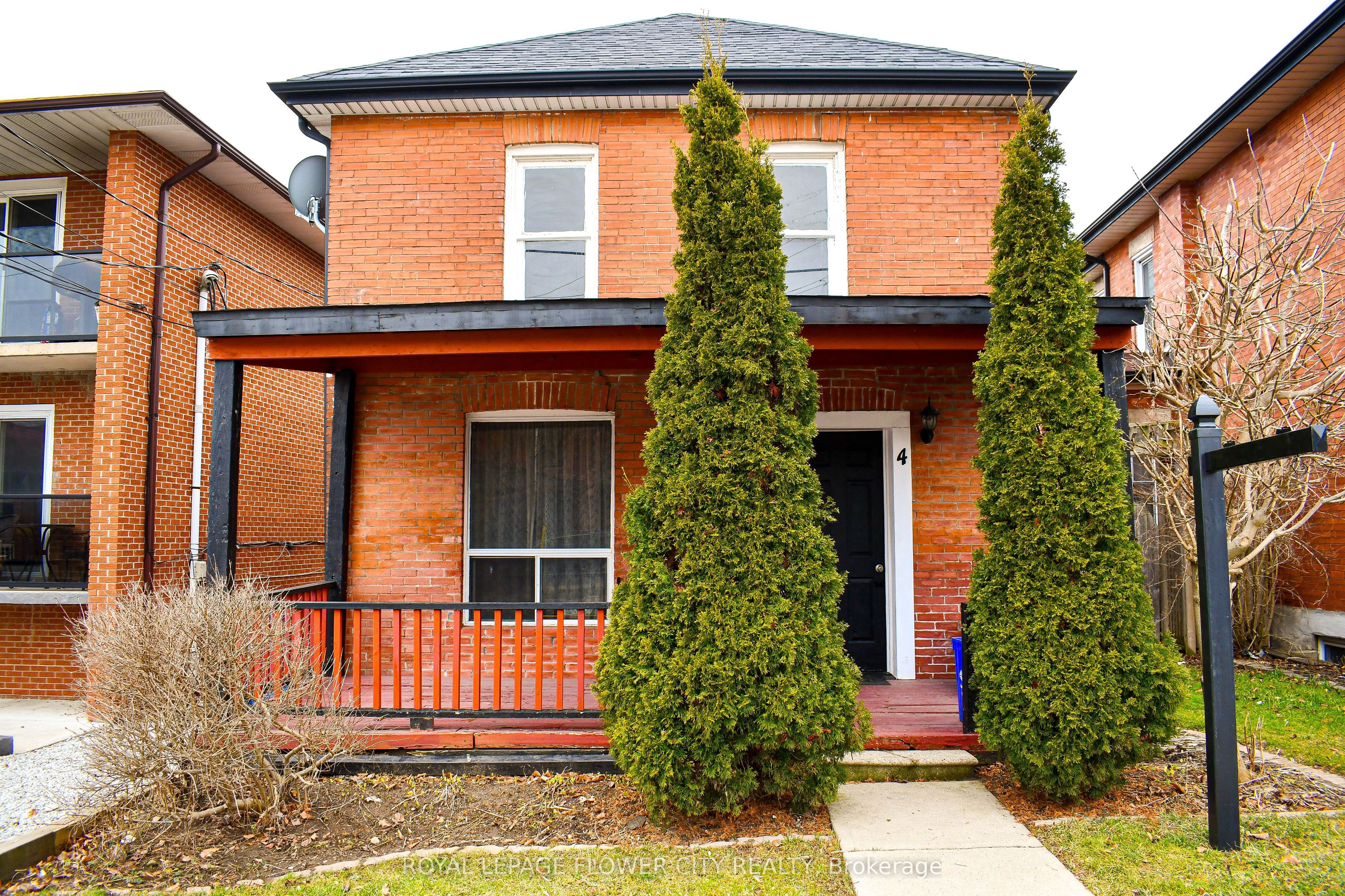 4 Main Street S