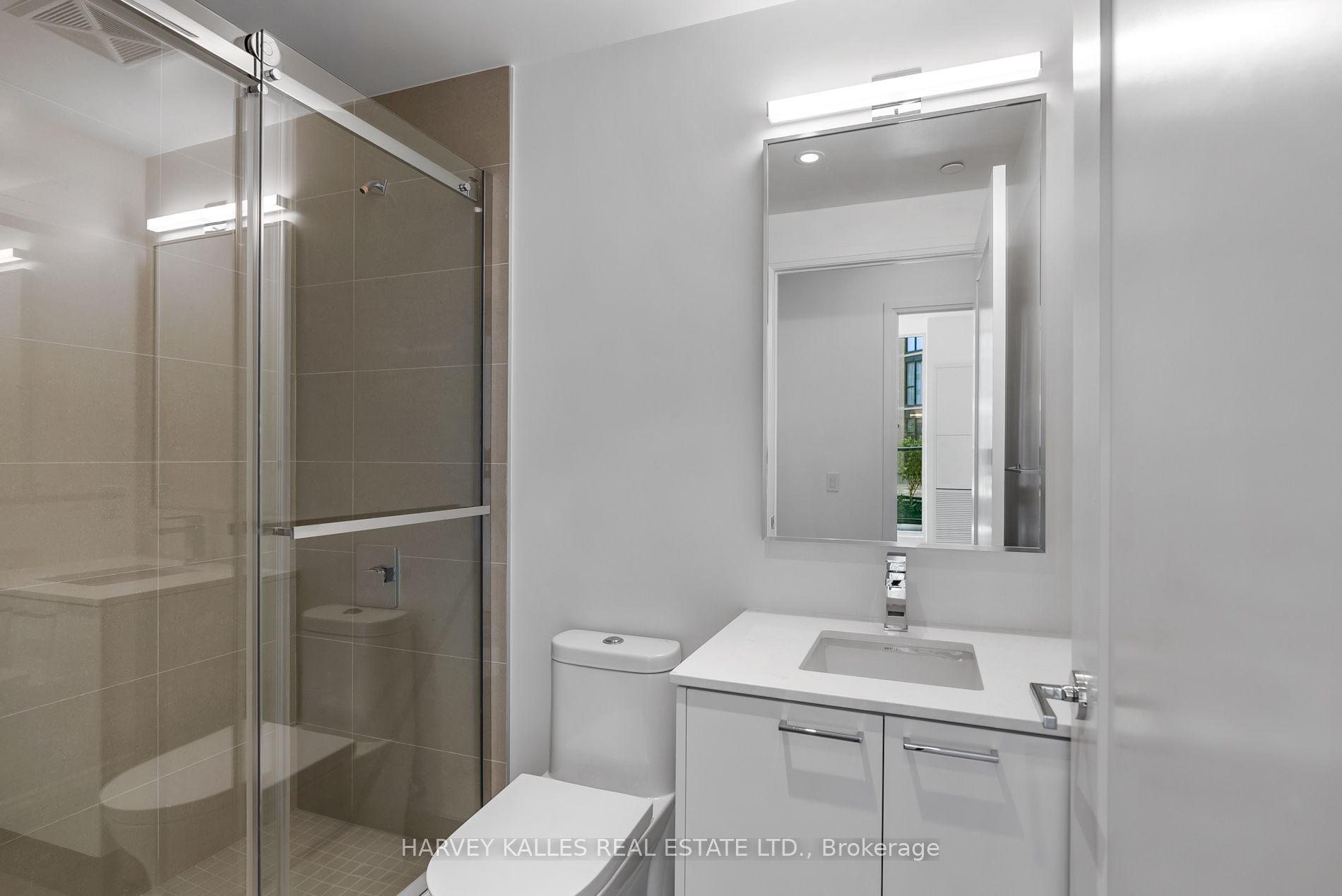 293 The Kingsway #102