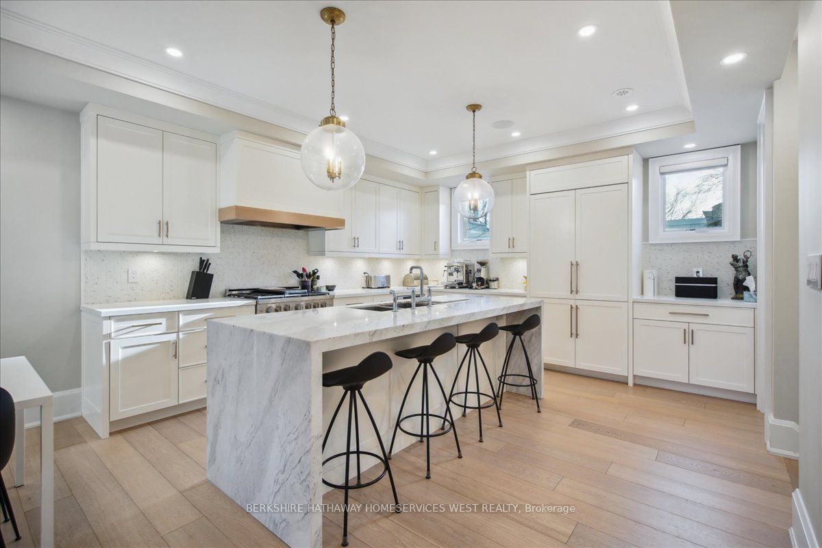 336 Robinson Street, #2