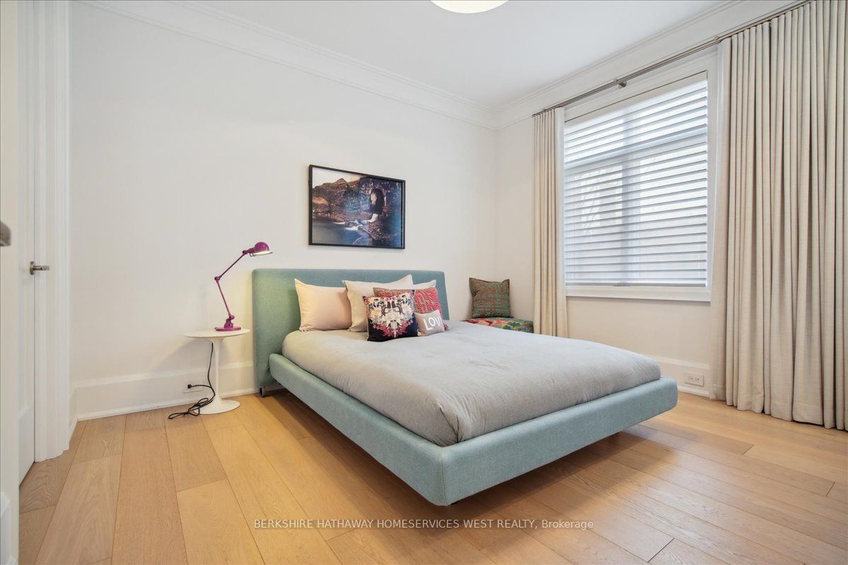 336 Robinson Street, #2