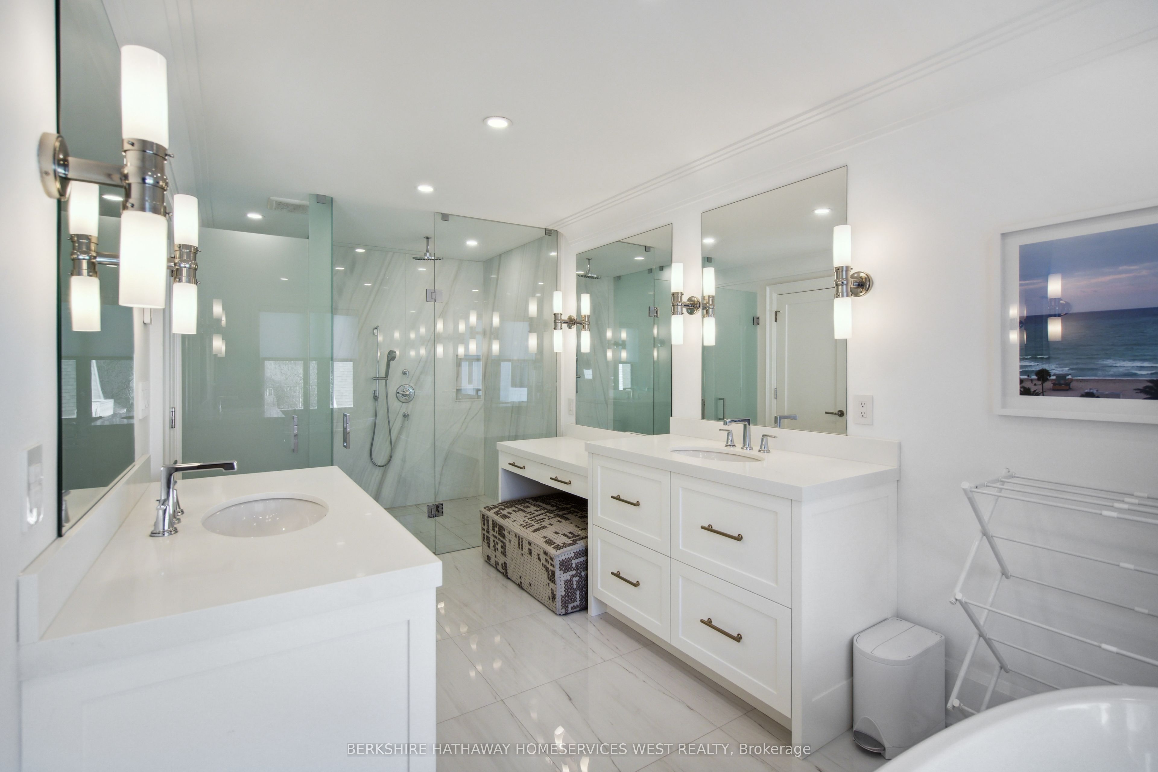 336 Robinson Street, #2