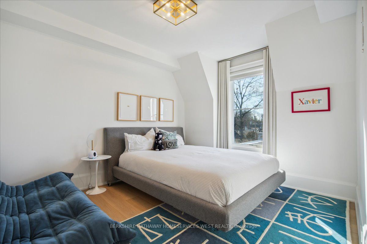336 Robinson Street, #2