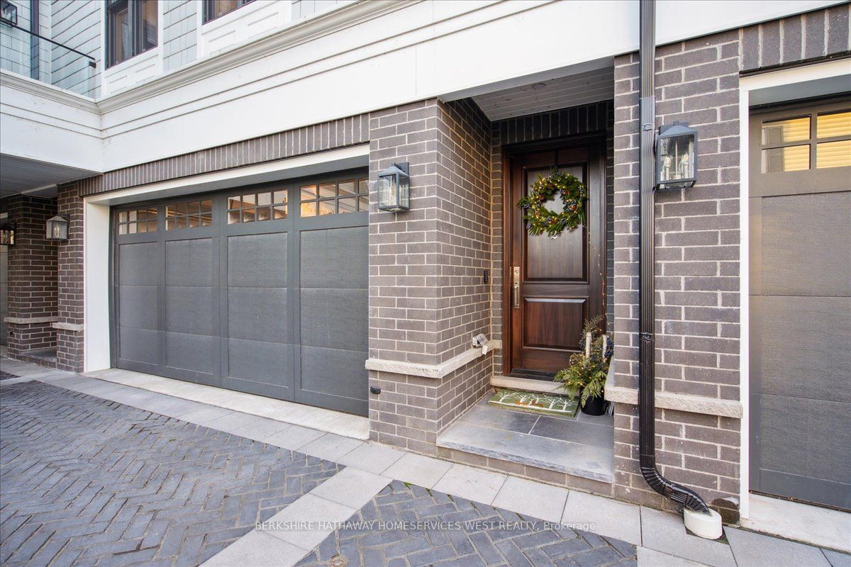 336 Robinson Street, #2