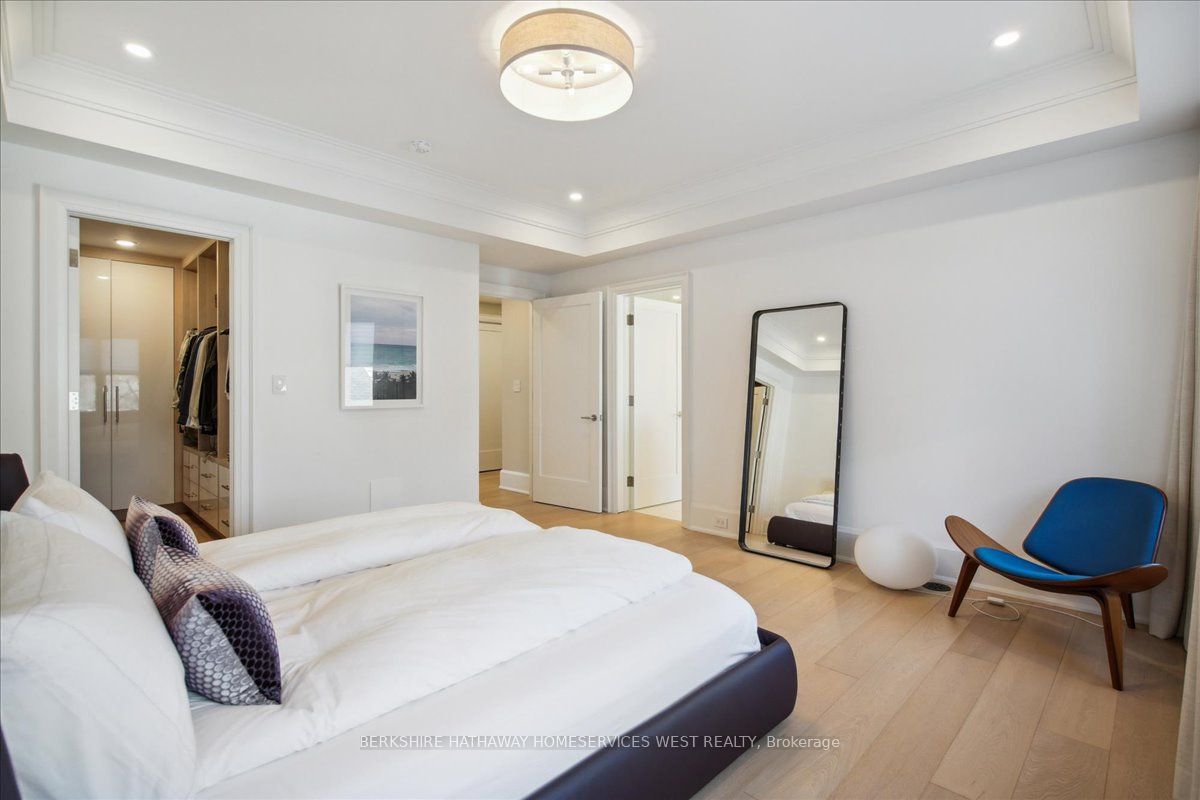 336 Robinson Street, #2
