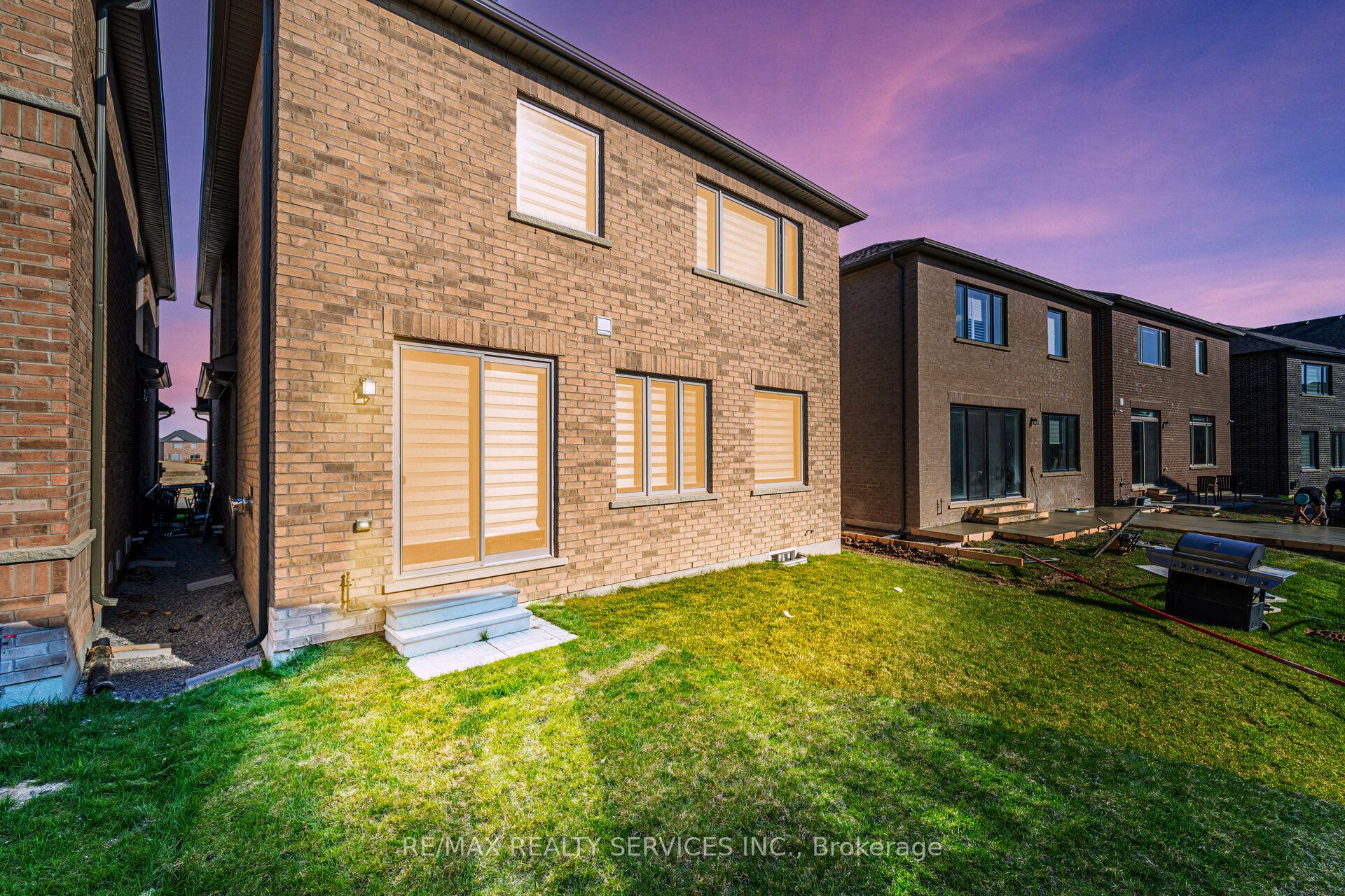 28 Tweedhill Avenue