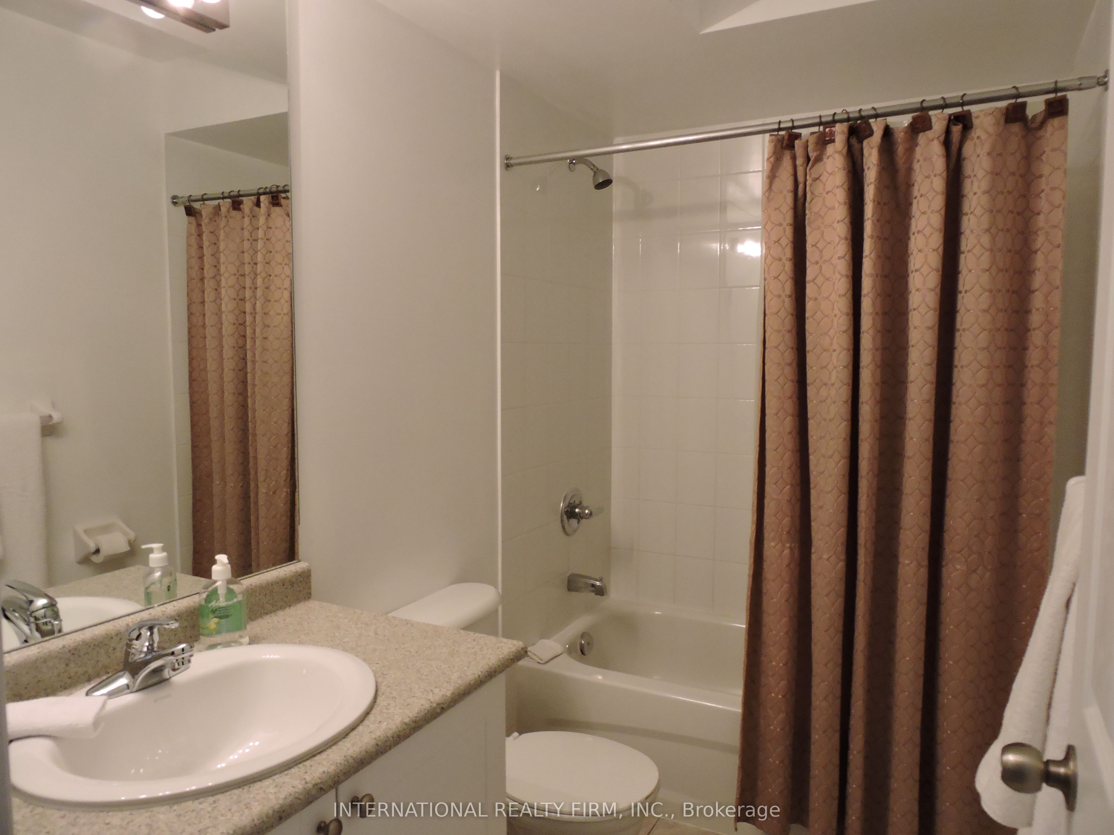 2453 Baintree Crescent