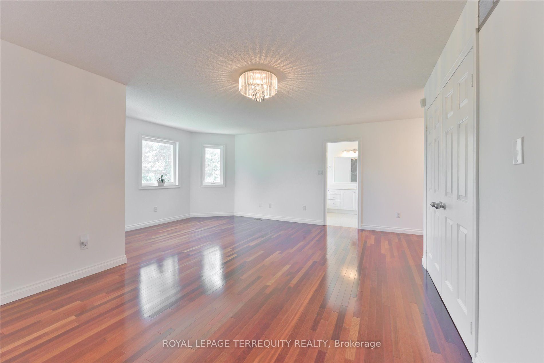 2216 Dunvegan Avenue