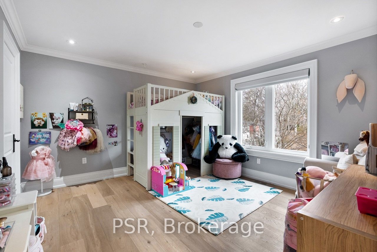 1605 Calverton Court