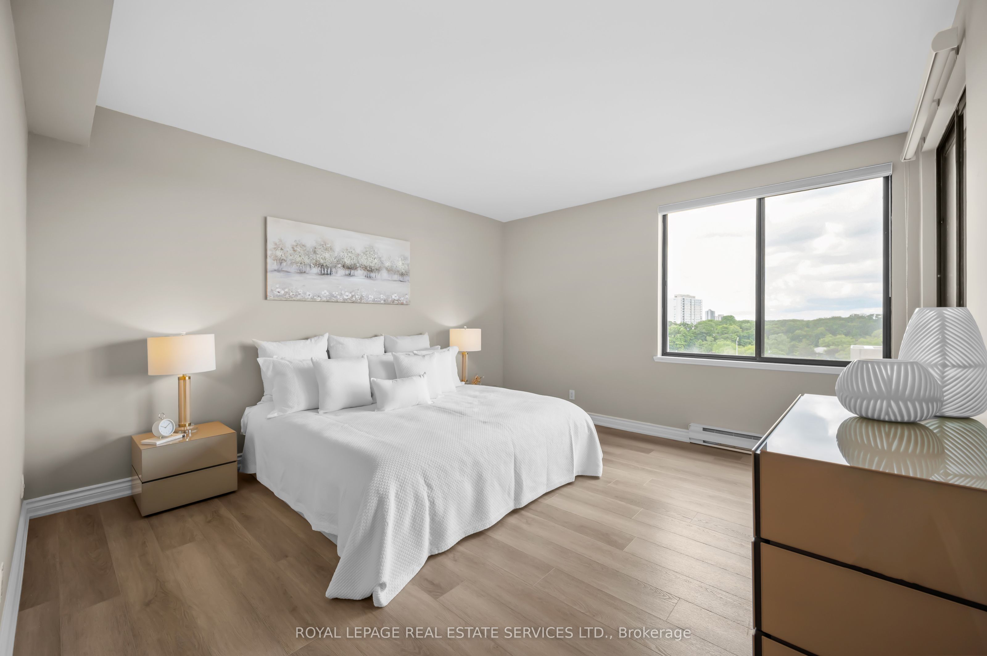 100 Lakeshore Road E, #1104