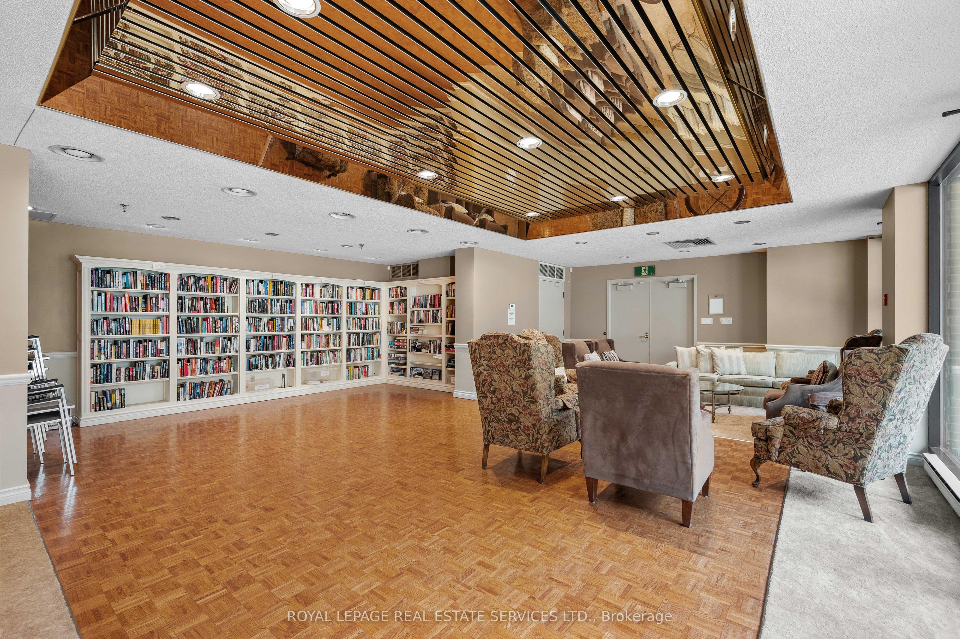 100 Lakeshore Road E, #1104