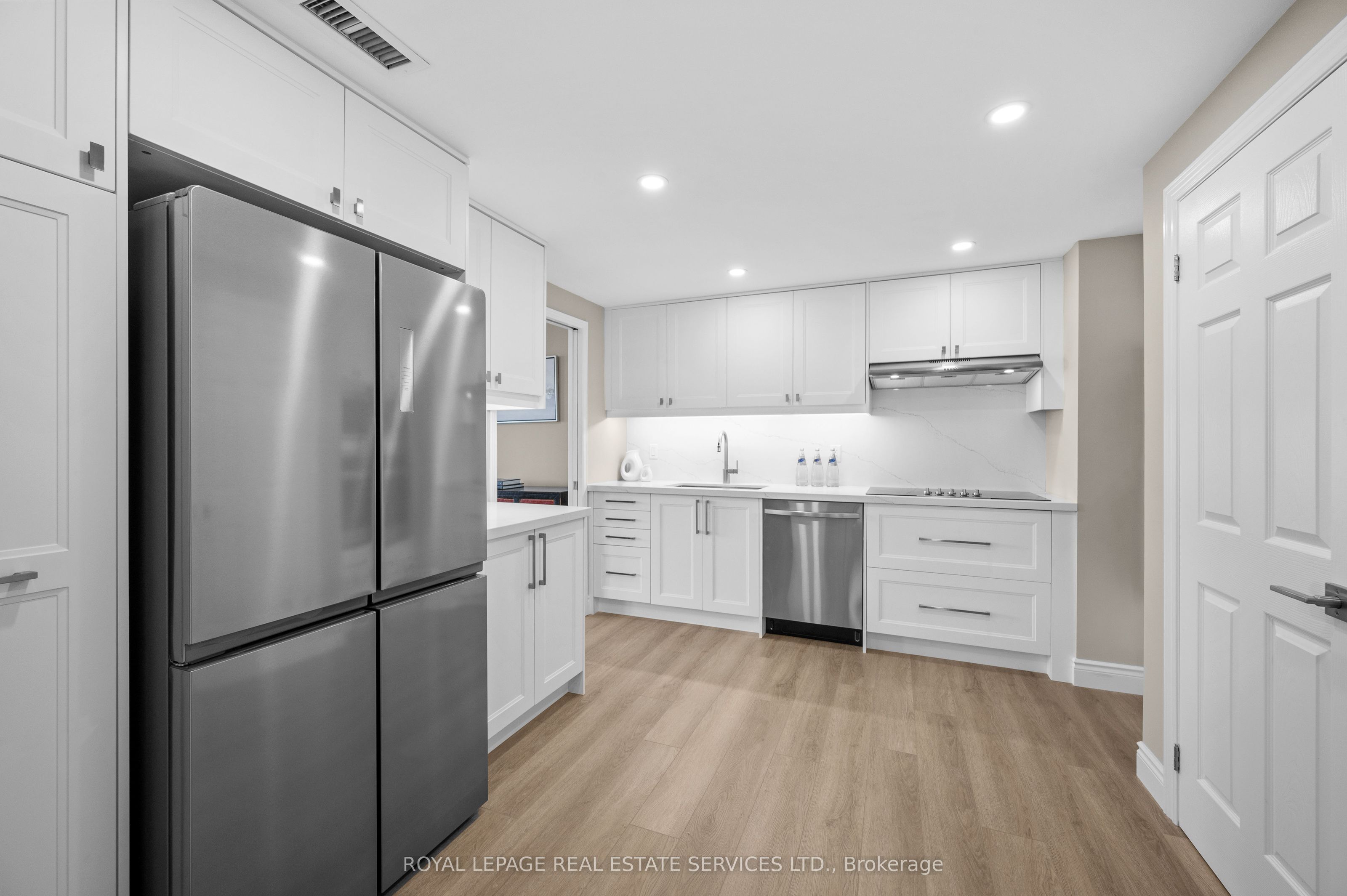 100 Lakeshore Road E, #1104