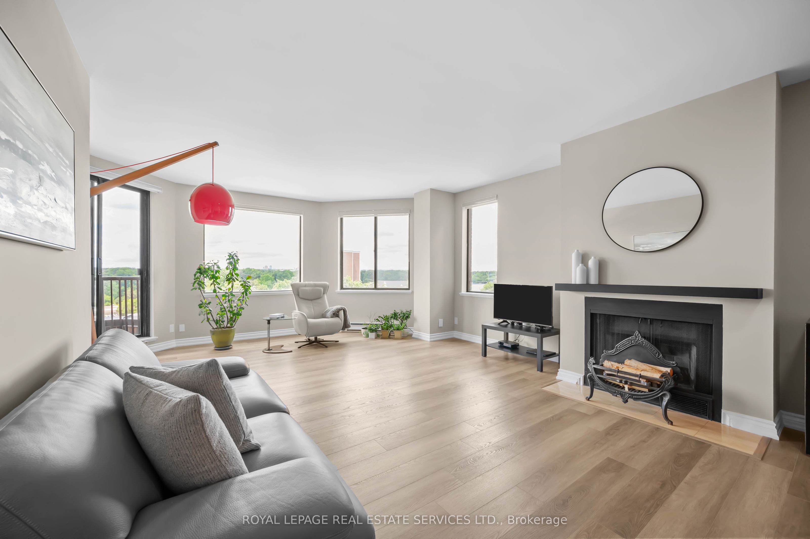100 Lakeshore Road E, #1104