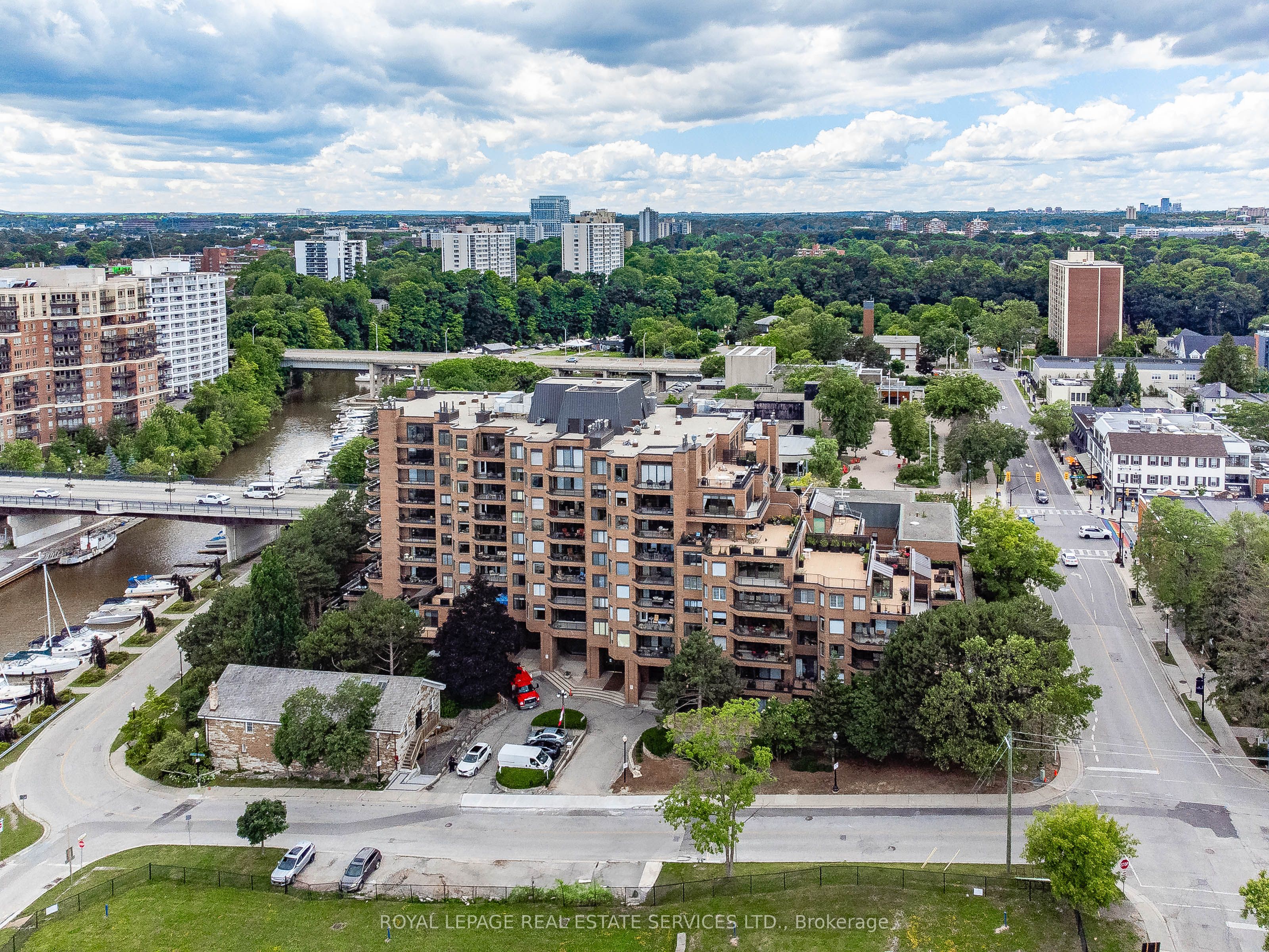 100 Lakeshore Road E, #1104