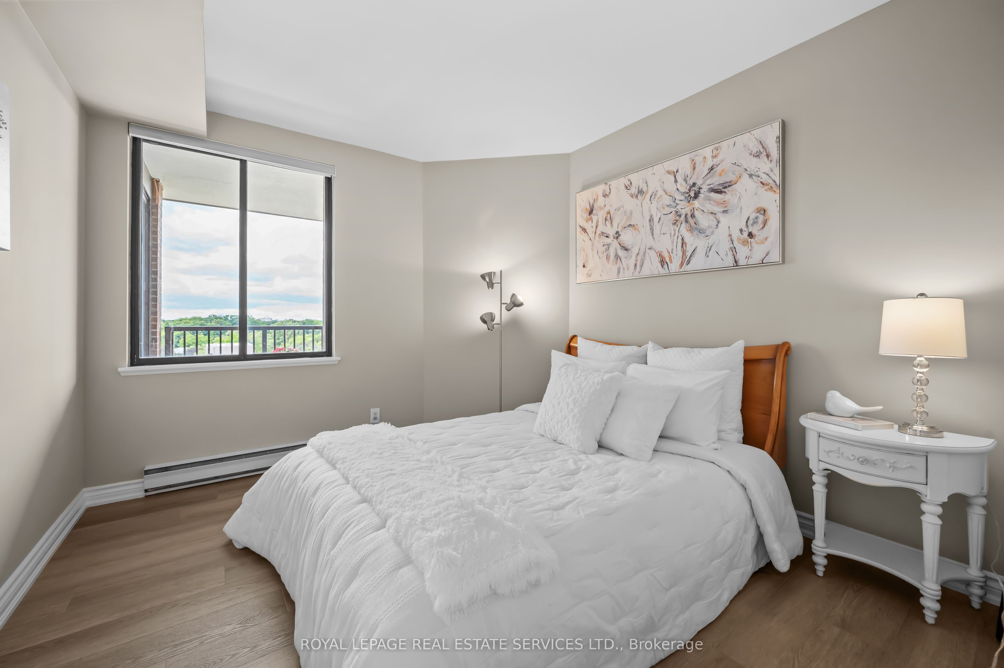 100 Lakeshore Road E, #1104